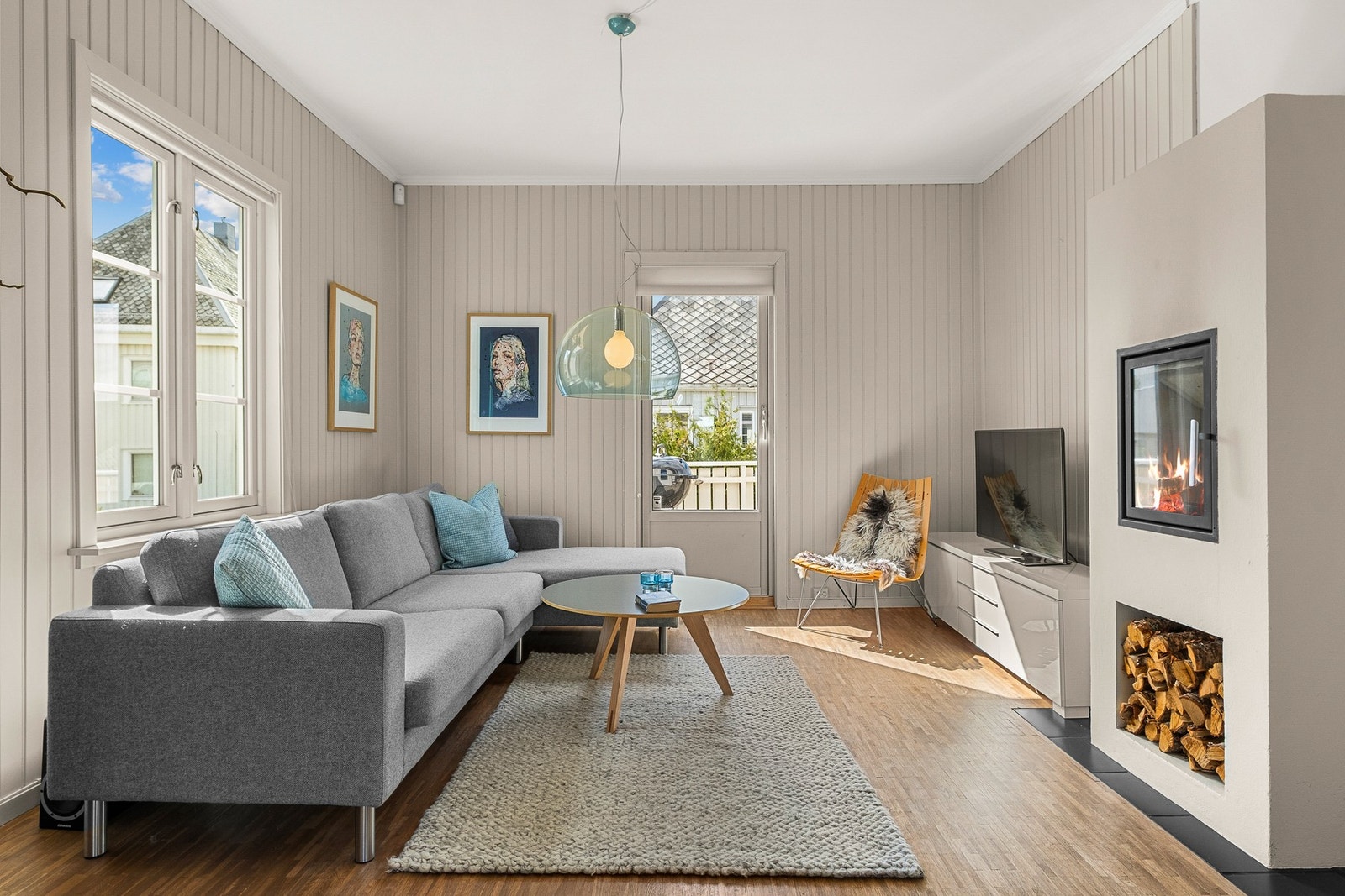 Boligen går over 4 plan og er på 306 kvm BRA. Galleribilde