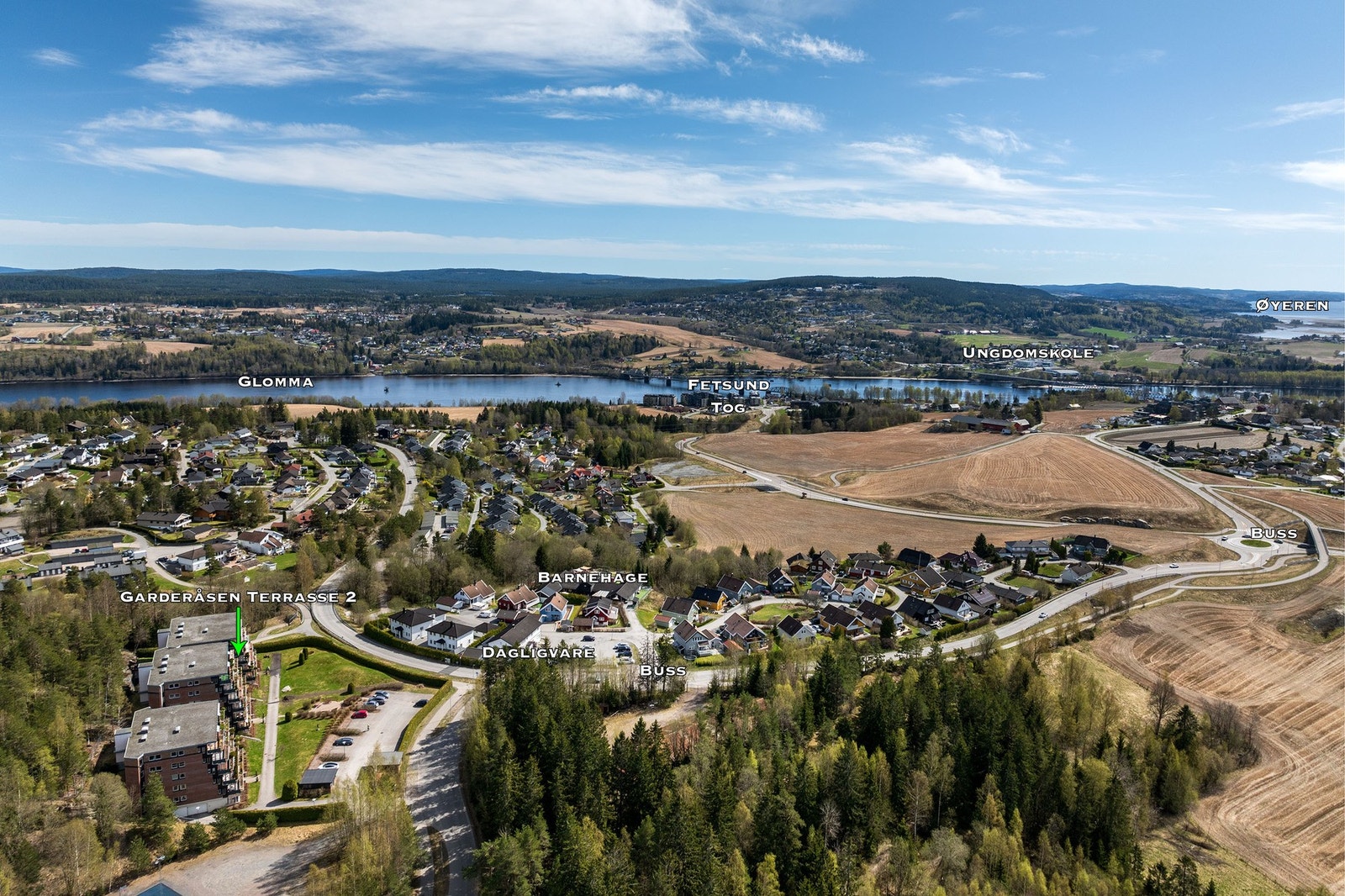 Gangavstand til Garderåsen barneskole og Hovinhøgda barneskole. 260 m til Sommerly barnehage. Galleribilde