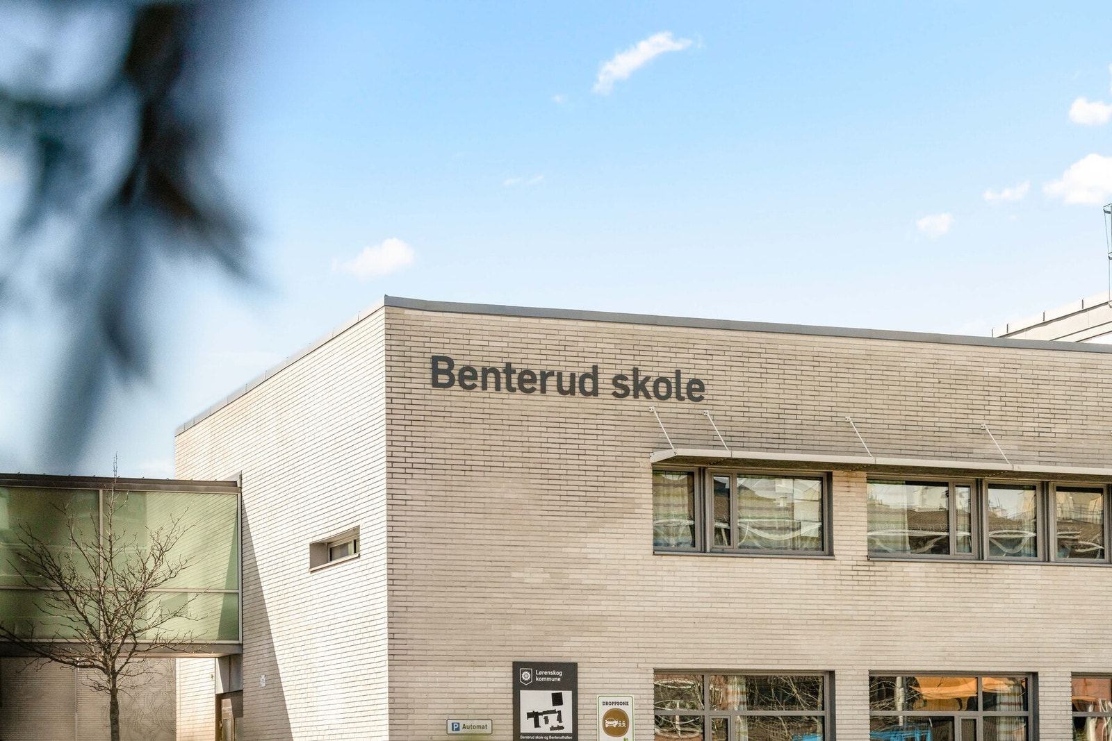 Benterud skole er nærmeste barneskole, med ca. 4 minutter unna i gangavstand. Galleribilde