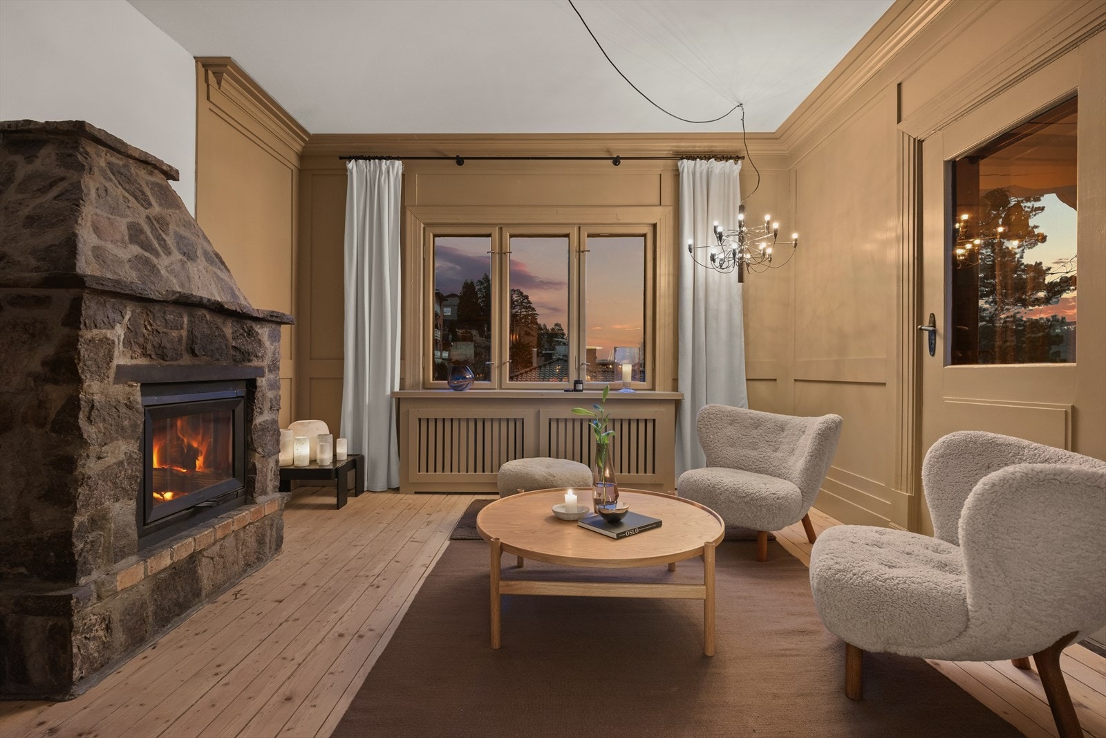 Videre adkomst til en lun og koselig peisestue Galleribilde