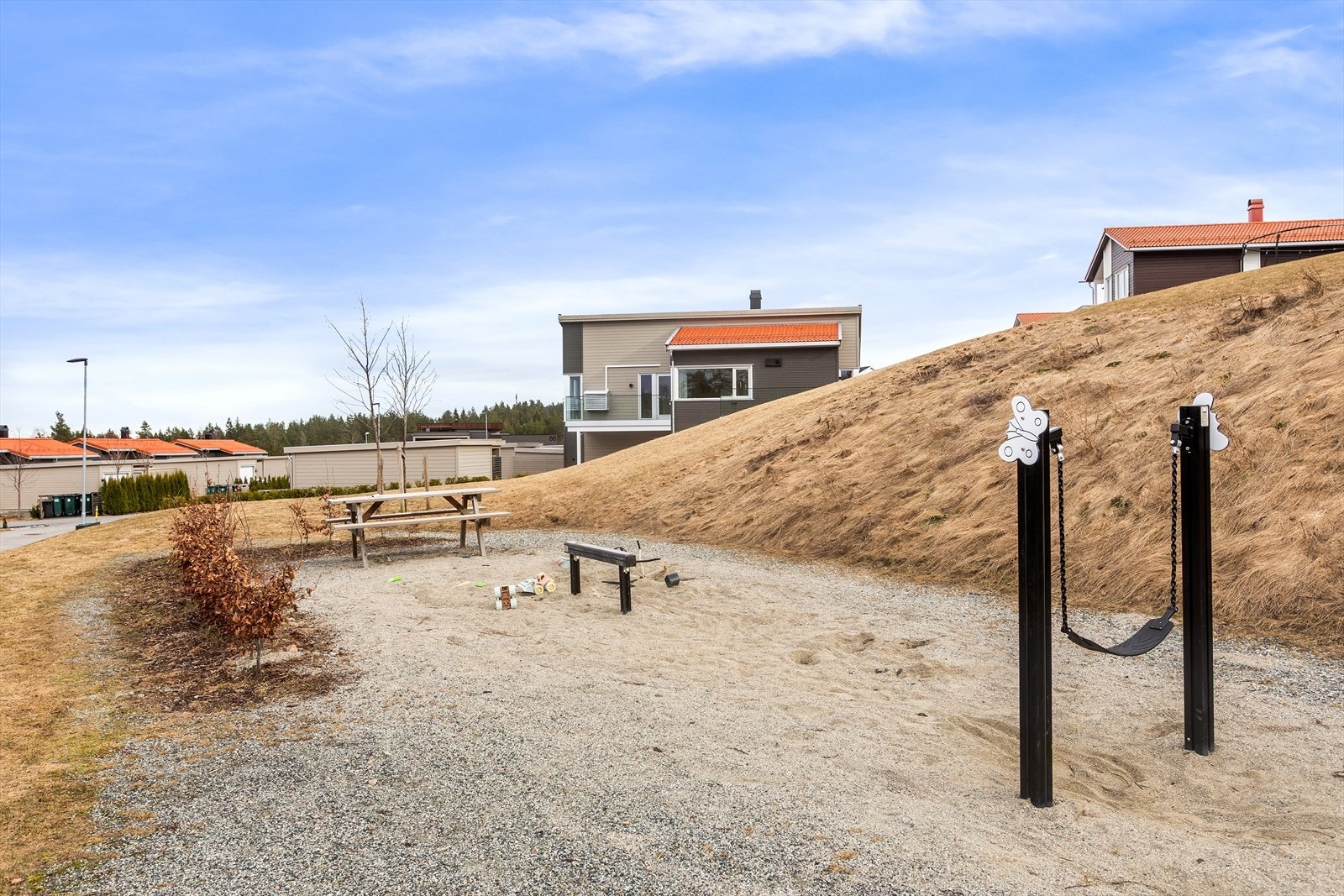 Lekeplass for de små på feltet Galleribilde