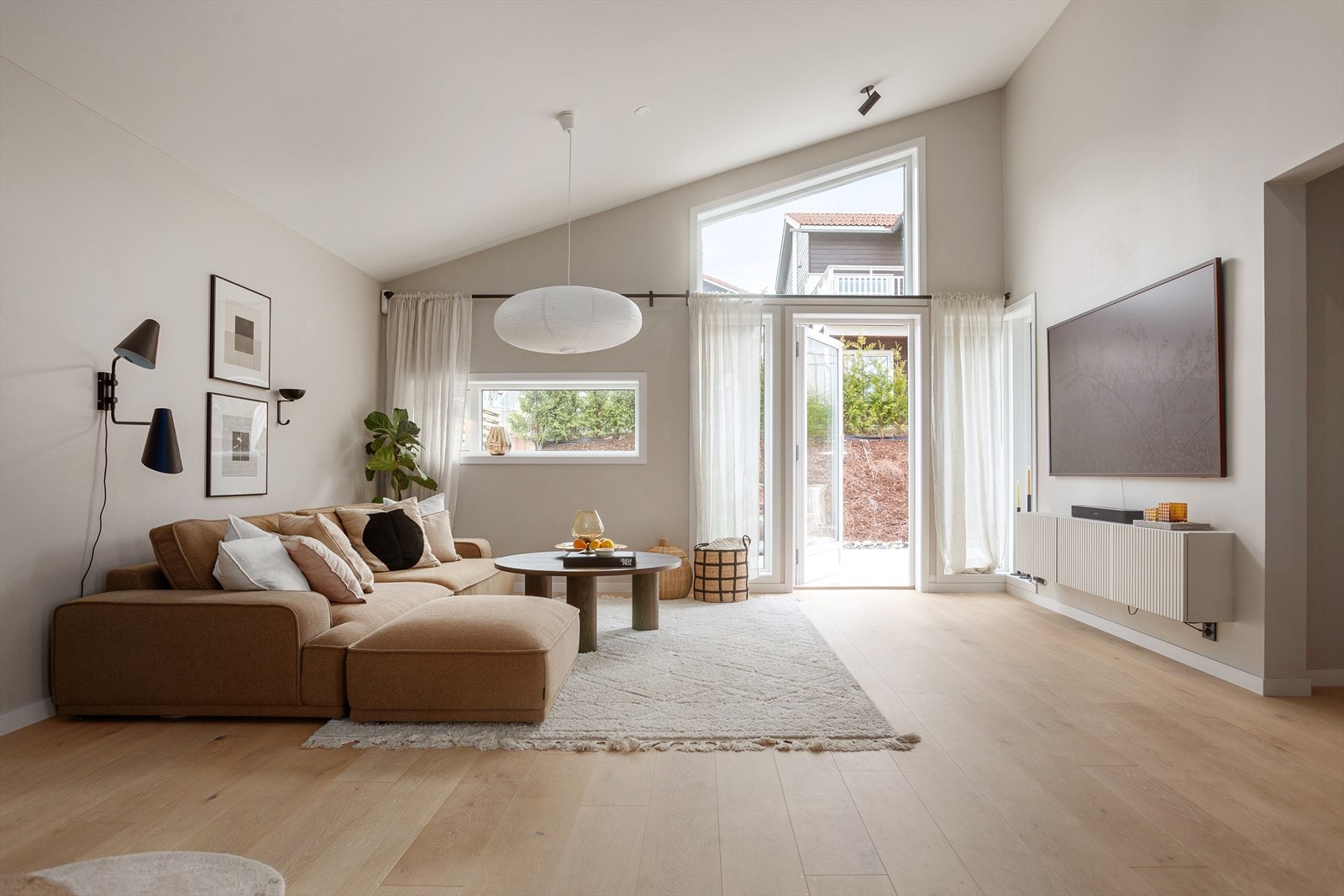 Dette er en lekker og moderne enebolig fra 2022 med god standard Galleribilde