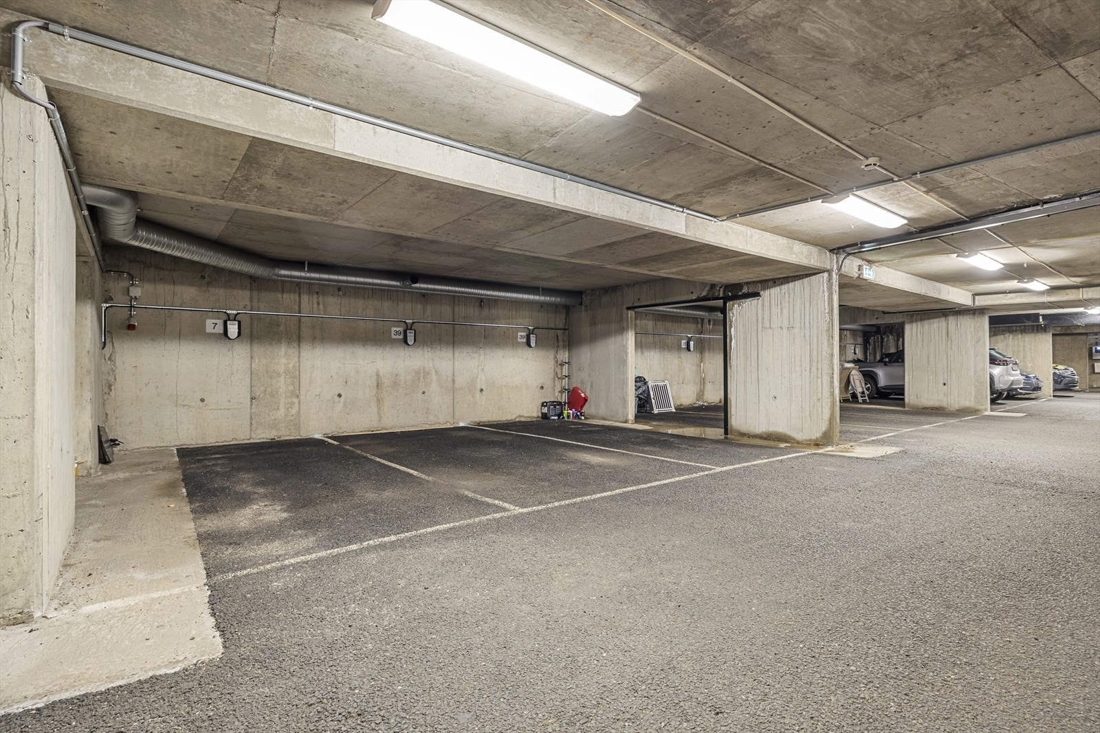 Medfølgende garasjeplass. Galleribilde