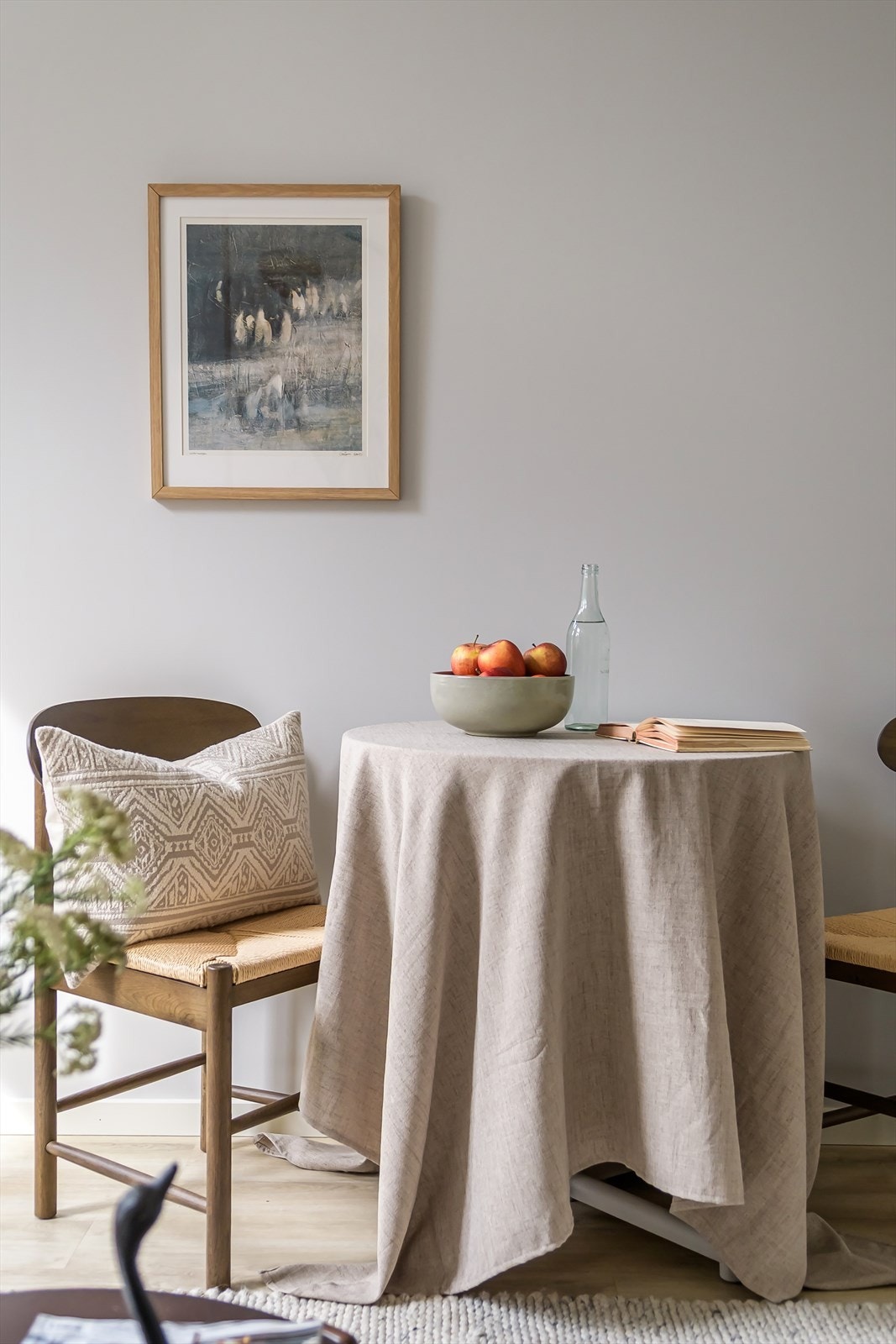 Det er plass til spisebord i rommet. Galleribilde