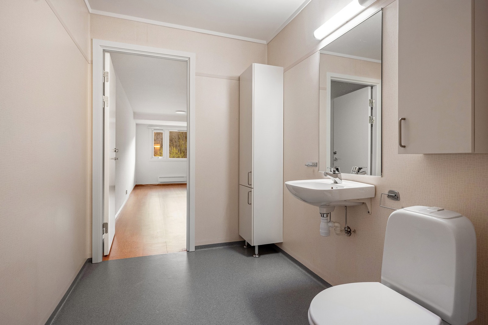 Bad og vaskerom fra byggeår Galleribilde
