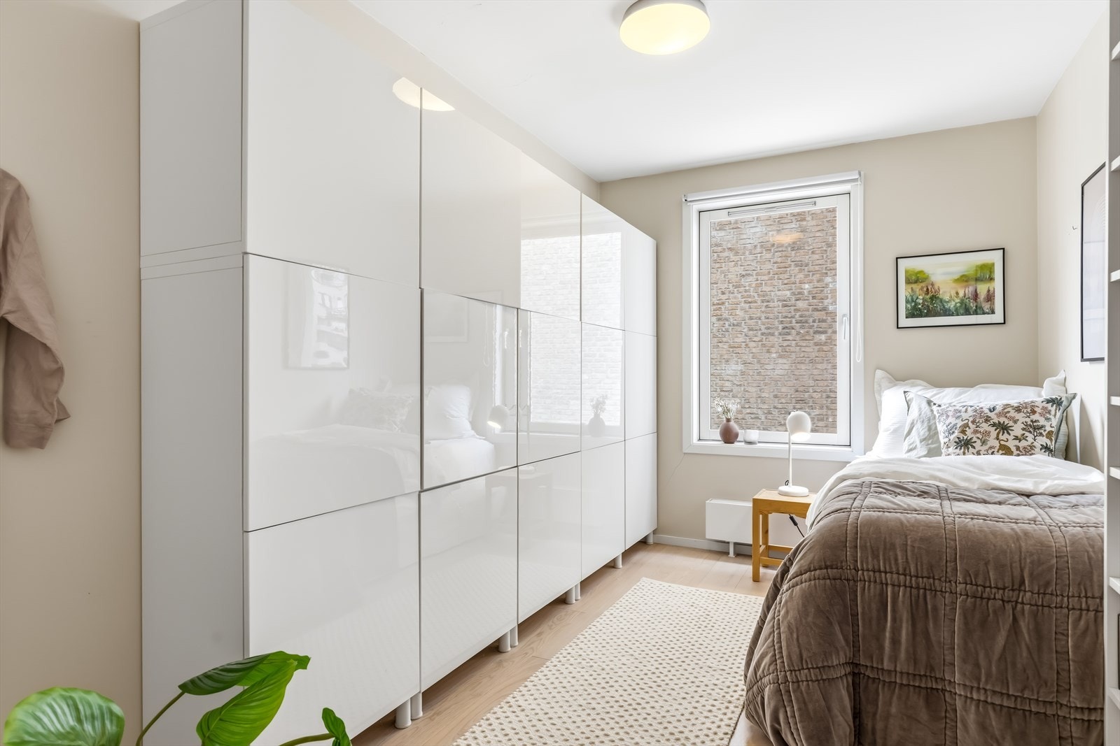 Det andre soverommet har også god plass til seng og garderobeløsning. Galleribilde