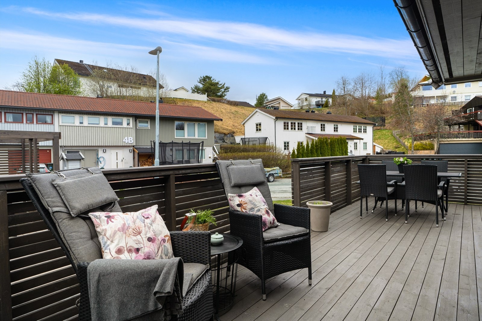 Terrassearealene på fremsiden er på hele 76 kvm Galleribilde