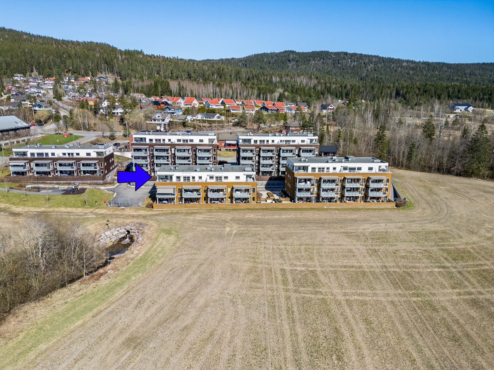 Området har nærhet til skog og mark, med gode turmuligheter rett utenfor døren. Galleribilde