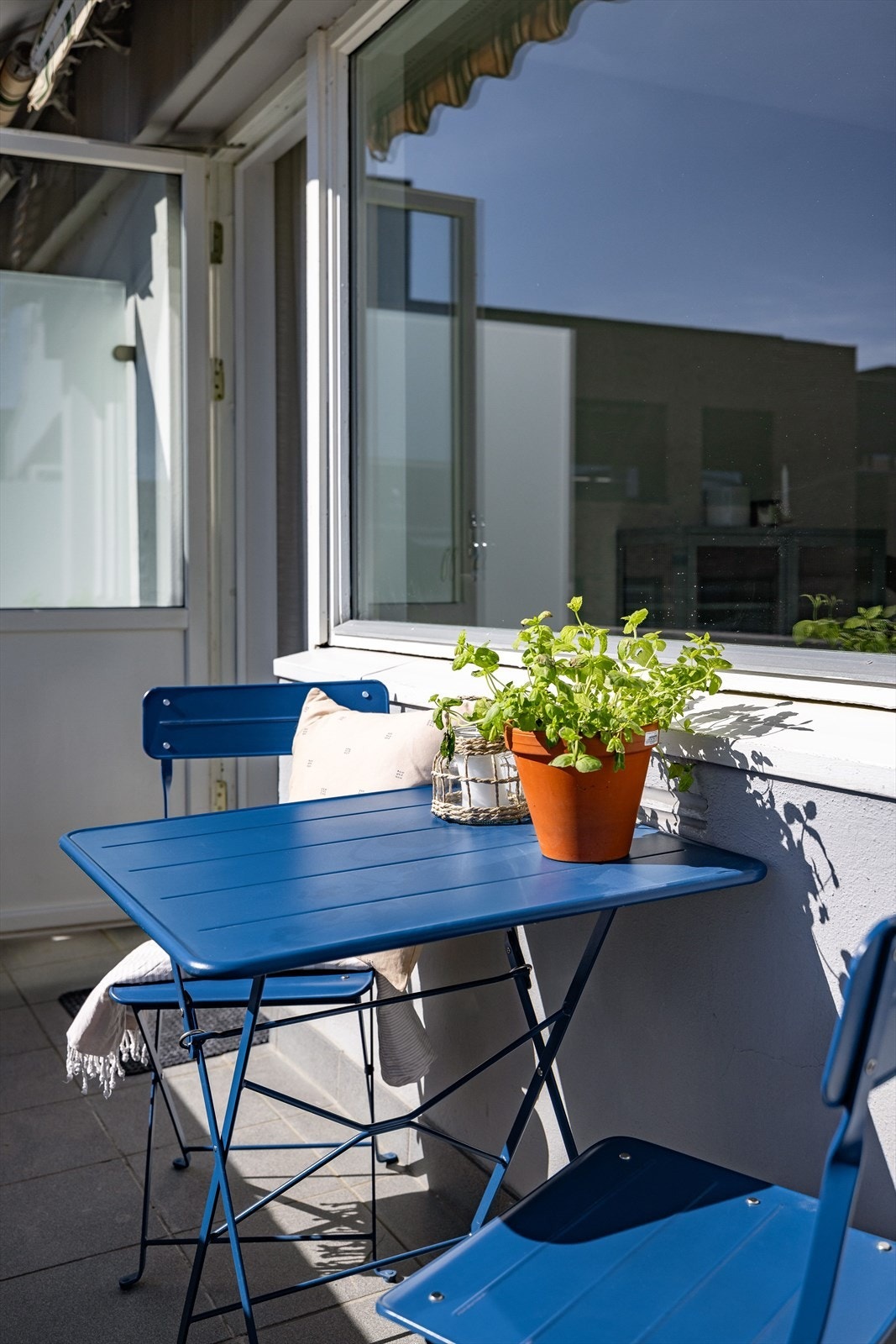 Det er montert terrassemarkise om det skulle være behov for solskjerming. Galleribilde