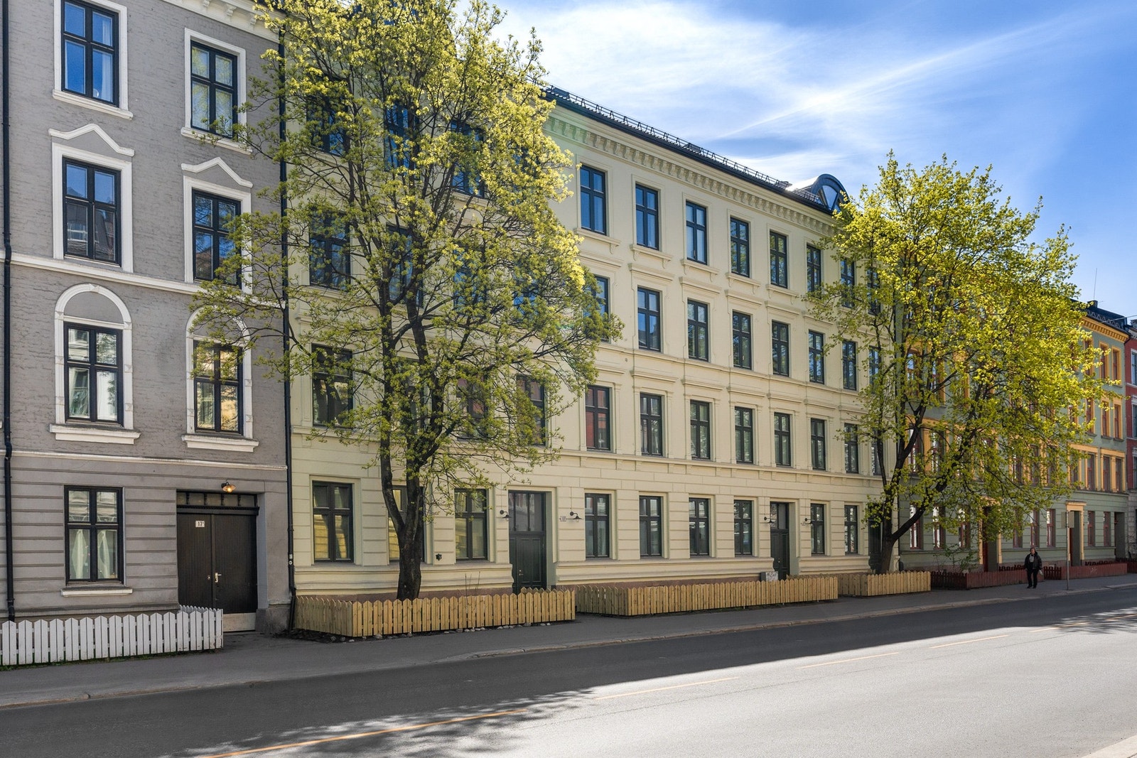 Sameiet har en uttømmende vedlikeholdshistorikk, og fikk nettopp satt opp gjerder som rammer inn forhagene Galleribilde