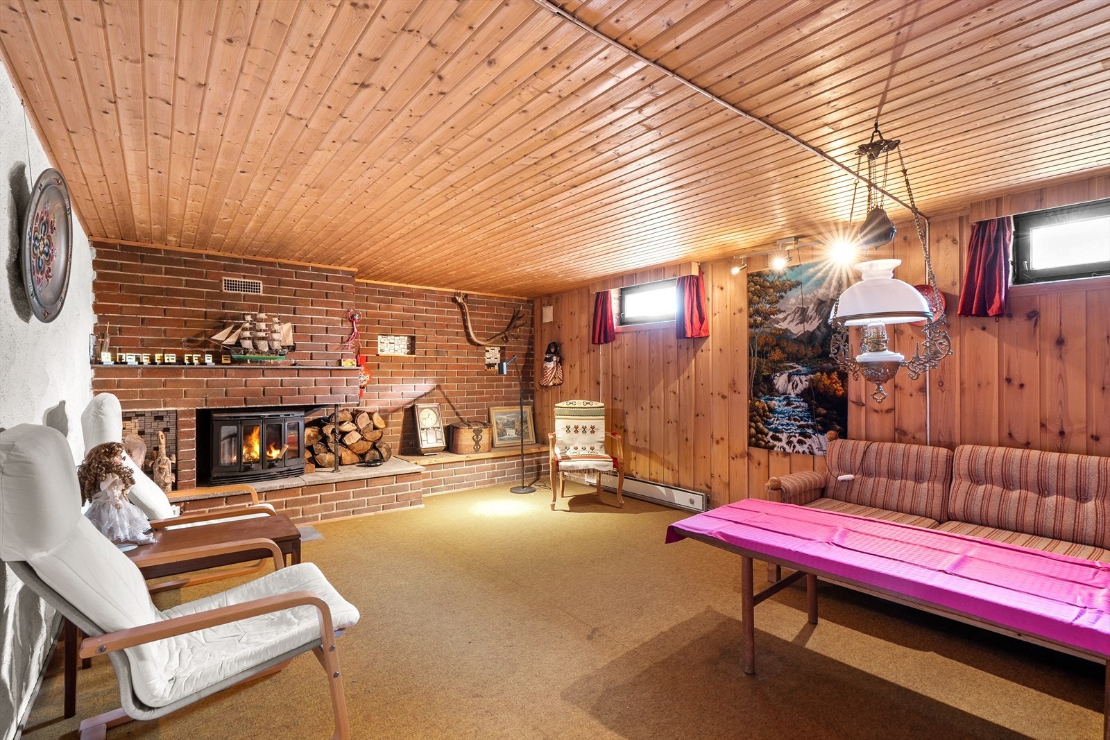 Kjellerstuen er perfekt for både store og små, ikke minst for tenåringen til å kunne trekke seg litt tilbake. Galleribilde