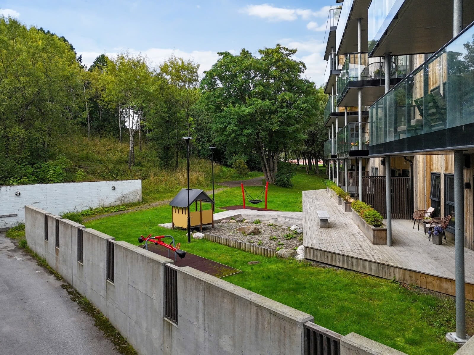 Felles lekeplass vendt mot Rensåsparken. Galleribilde
