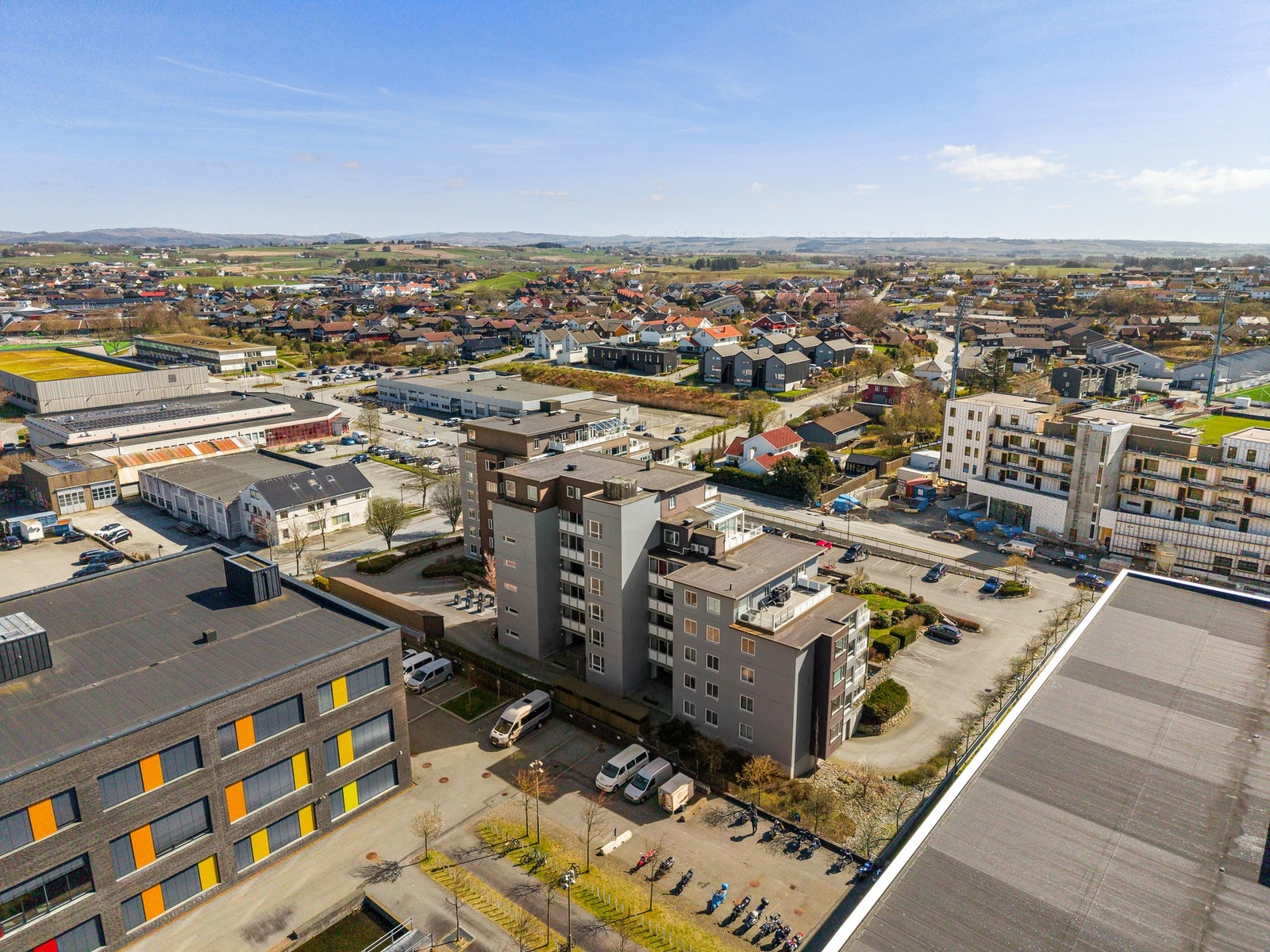 Området har kort vei til flotte turområder som kan benyttes gjennom hele året. Galleribilde