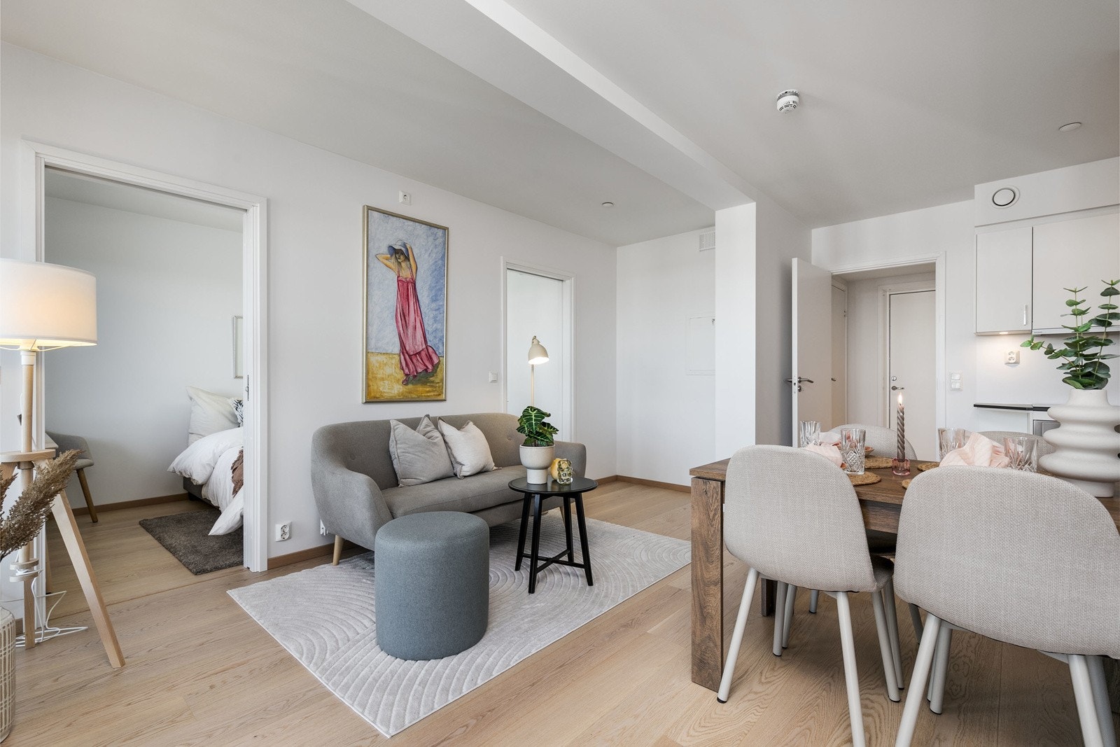 Oppvarming med vannbåren varme via radiatorer, samt balansert ventilasjon med varmegjenvinning - en meget energieffektiv leilighet! Galleribilde