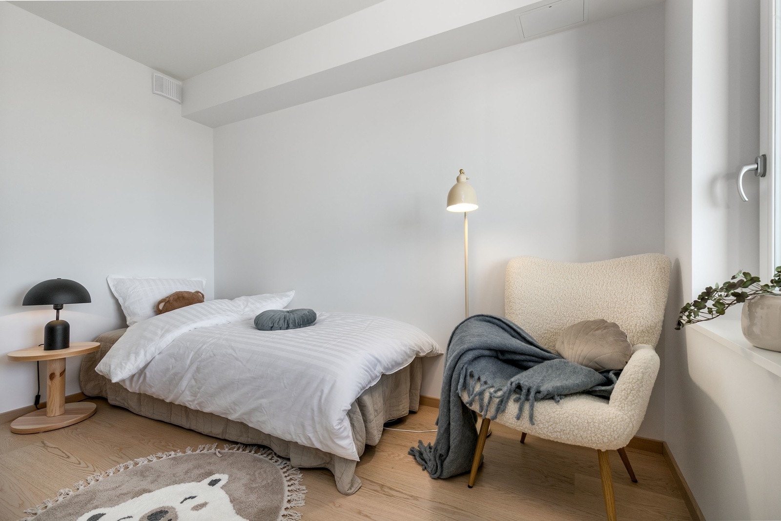 Lyst og trivelig soverom 2. Galleribilde