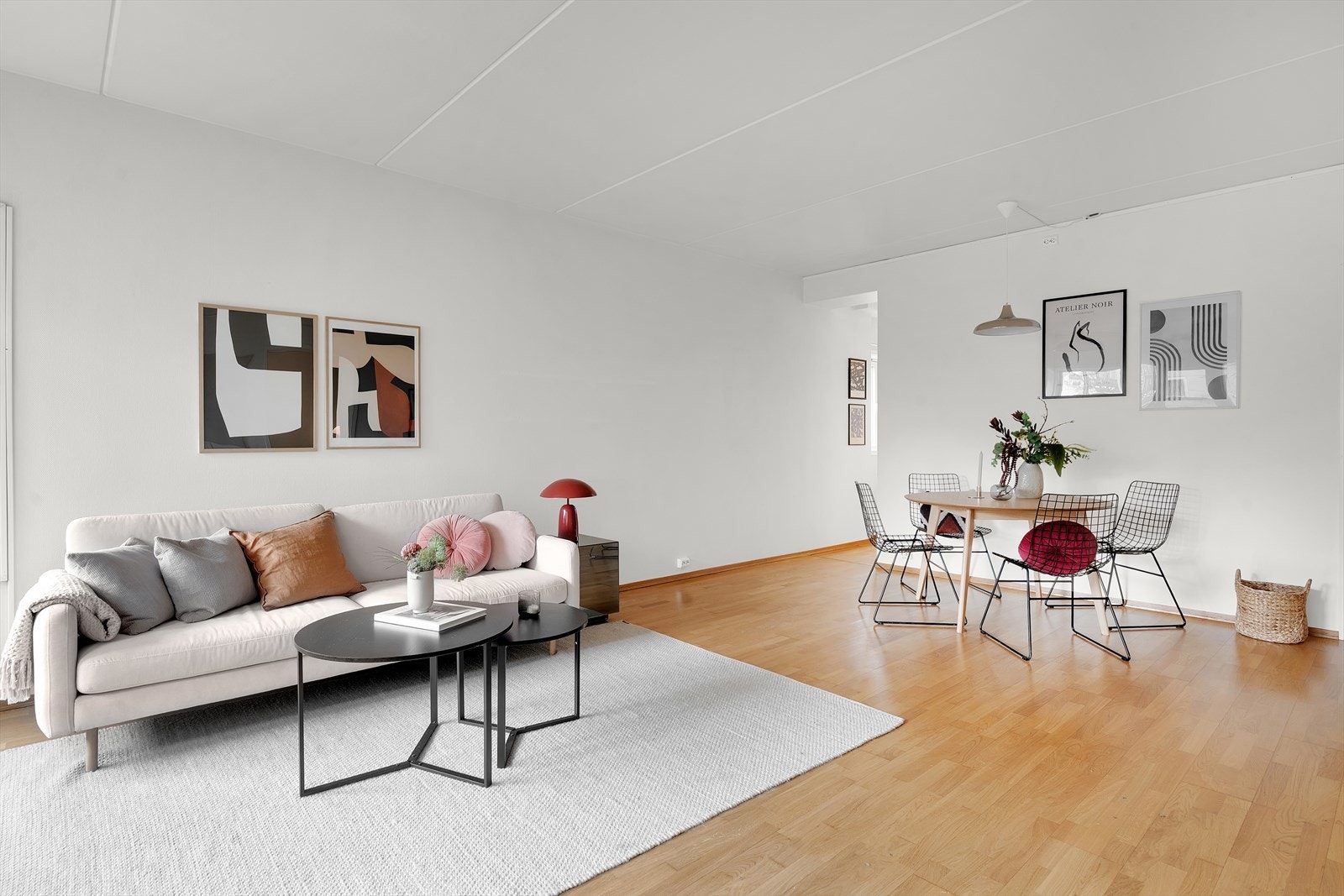 God plass til sofa og annet ønsket møblement. Galleribilde