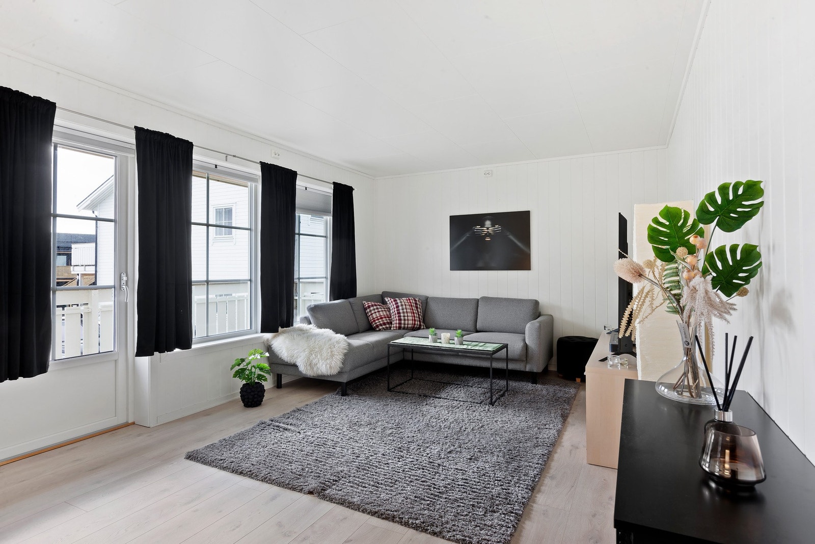Det er adkomst til veranda fra stue. Galleribilde