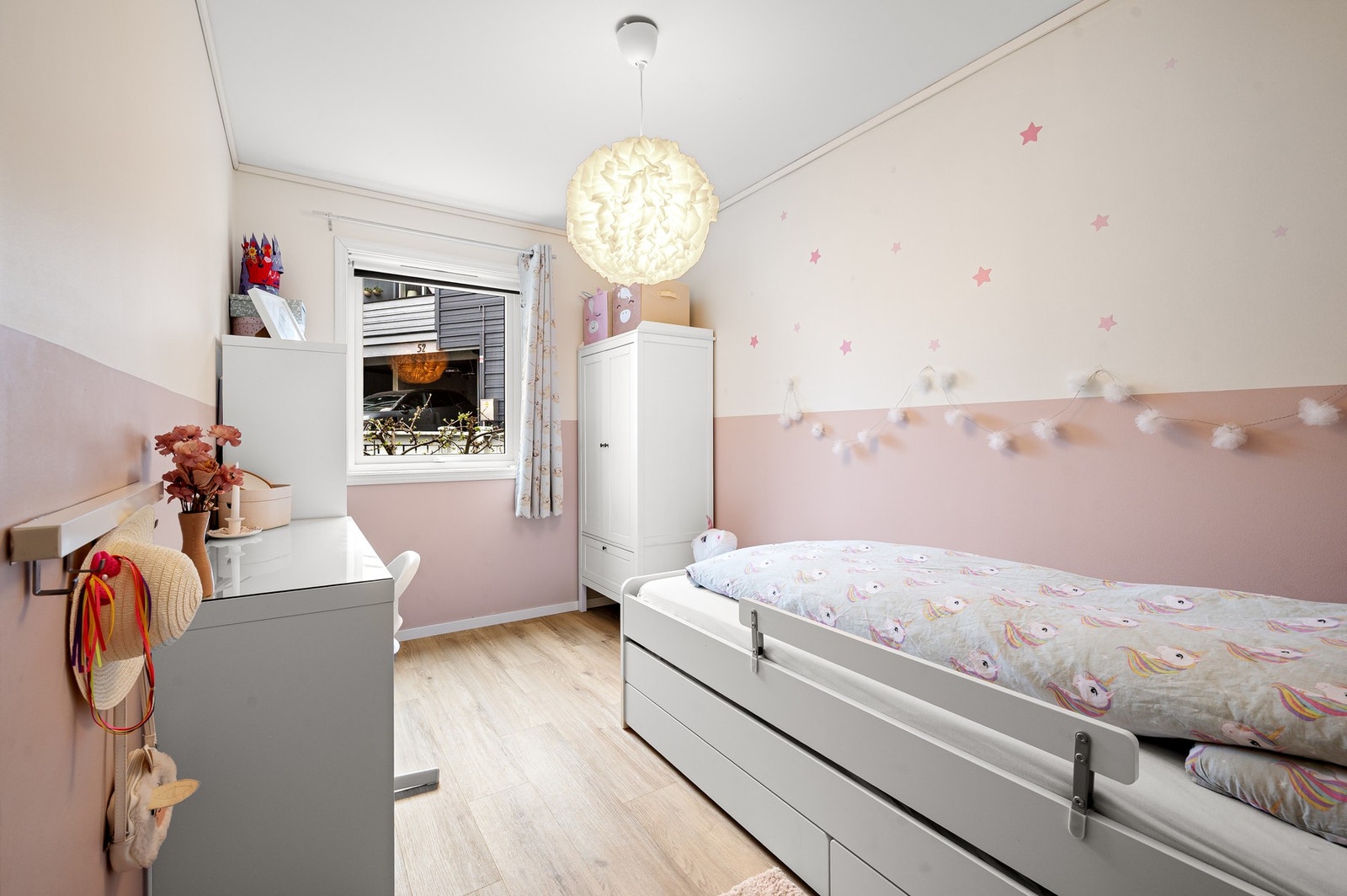 Soverom 2 er på 8,9m². Galleribilde