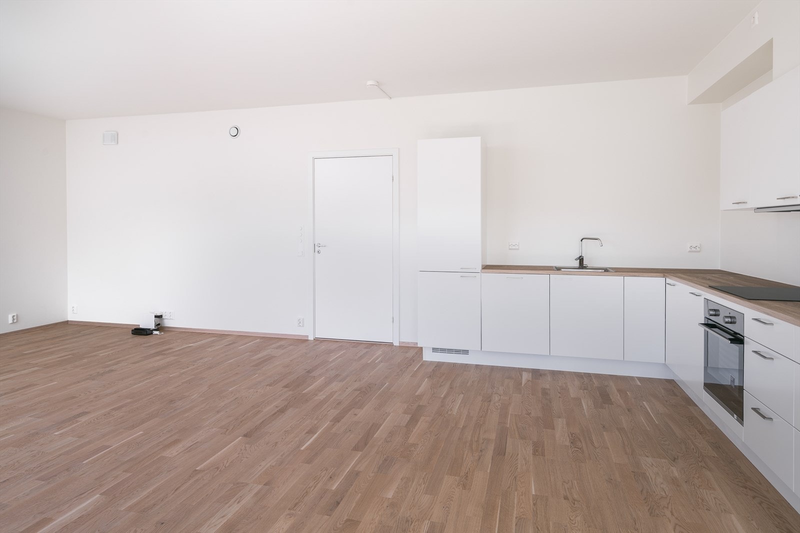Alle hvitevarer er integrert Galleribilde