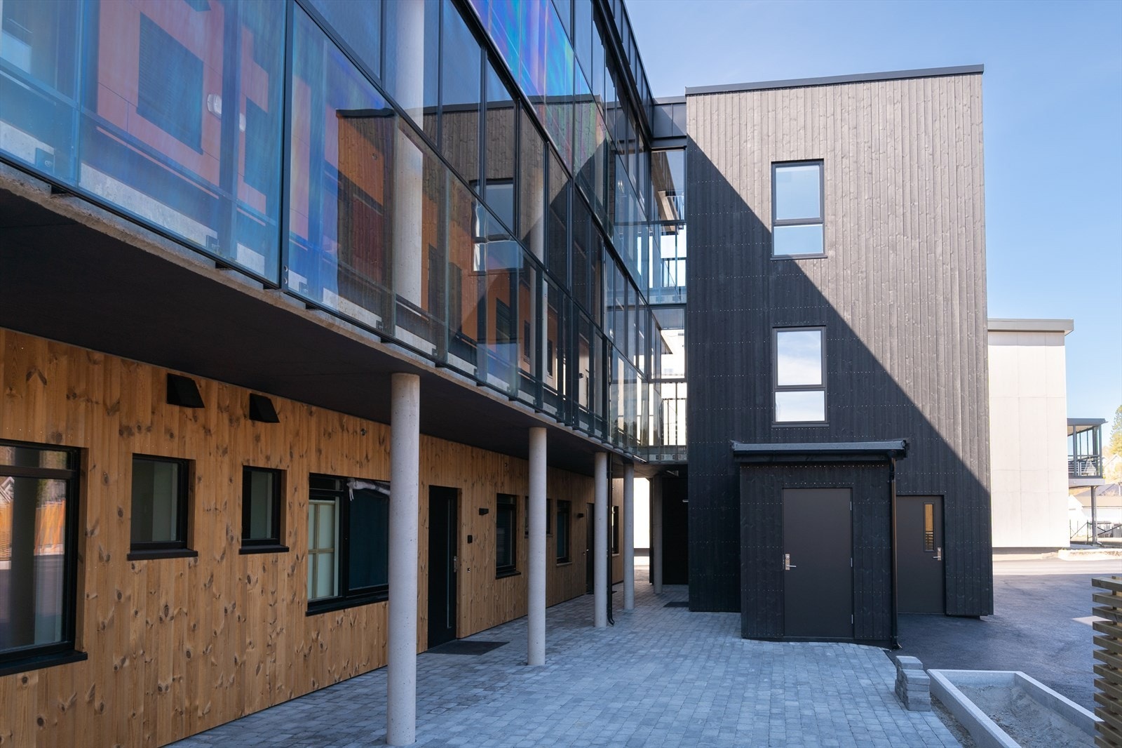 Enkel adkomst via trapp eller heis Galleribilde