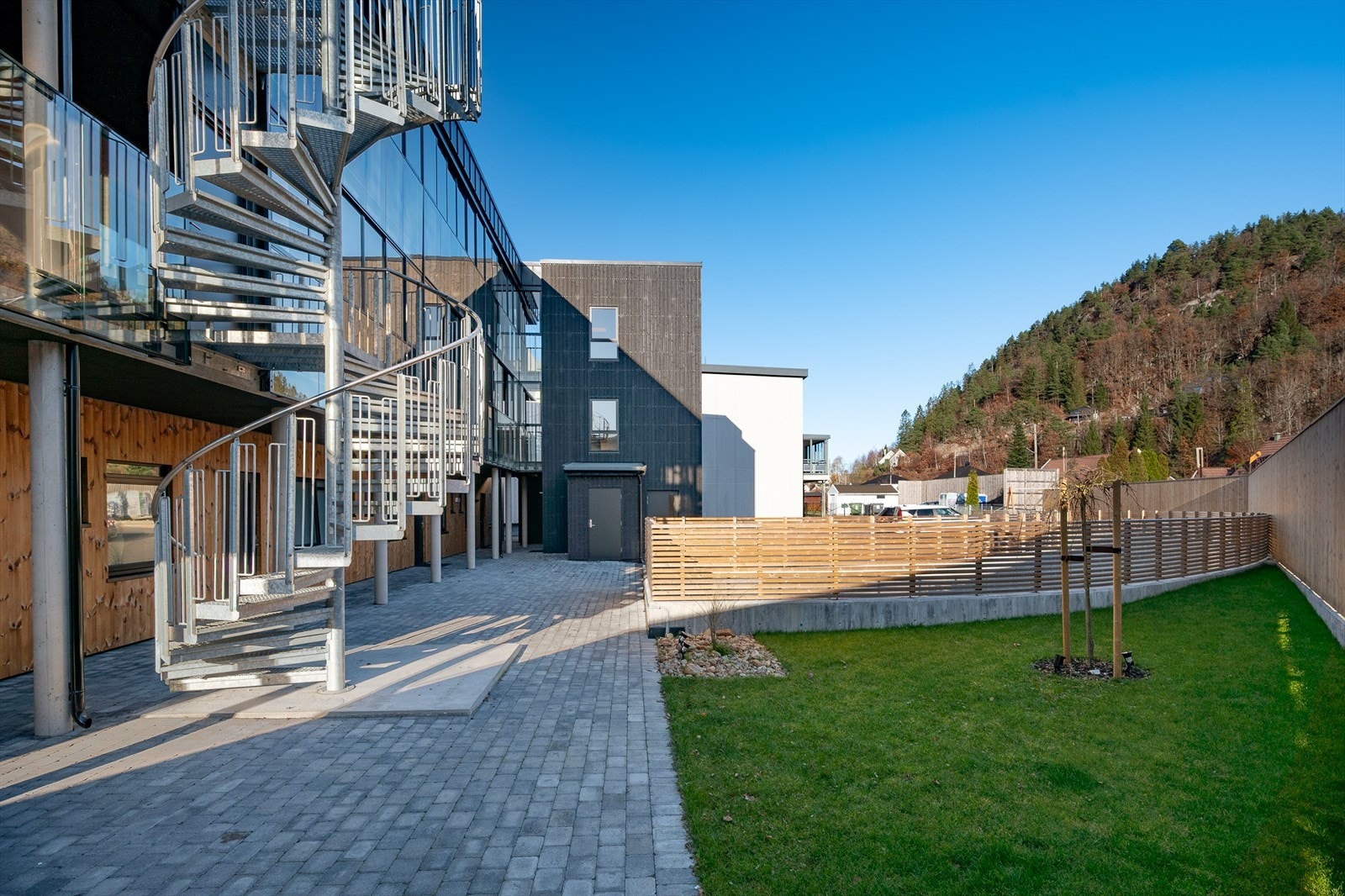 Velstelt fellestomt Galleribilde
