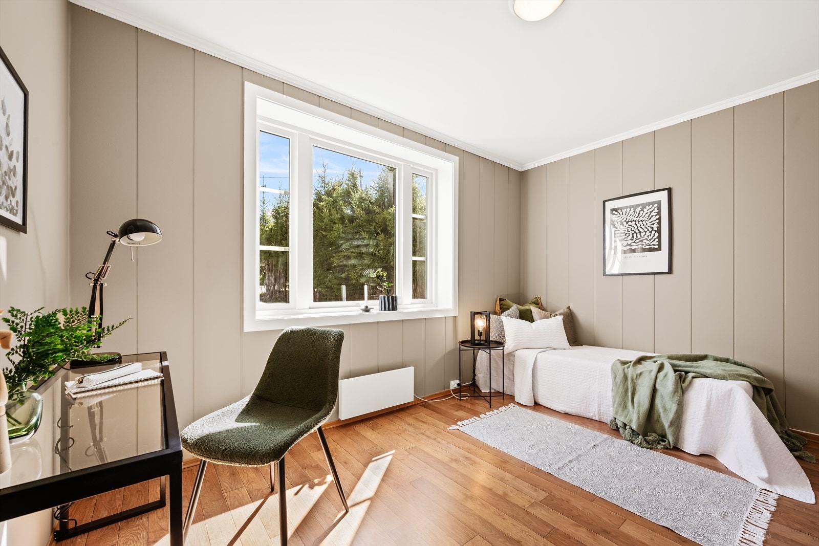 Det andre soverommet har også god plass og kan innredes etter behov, for eksempel som hjemmekontor. Galleribilde
