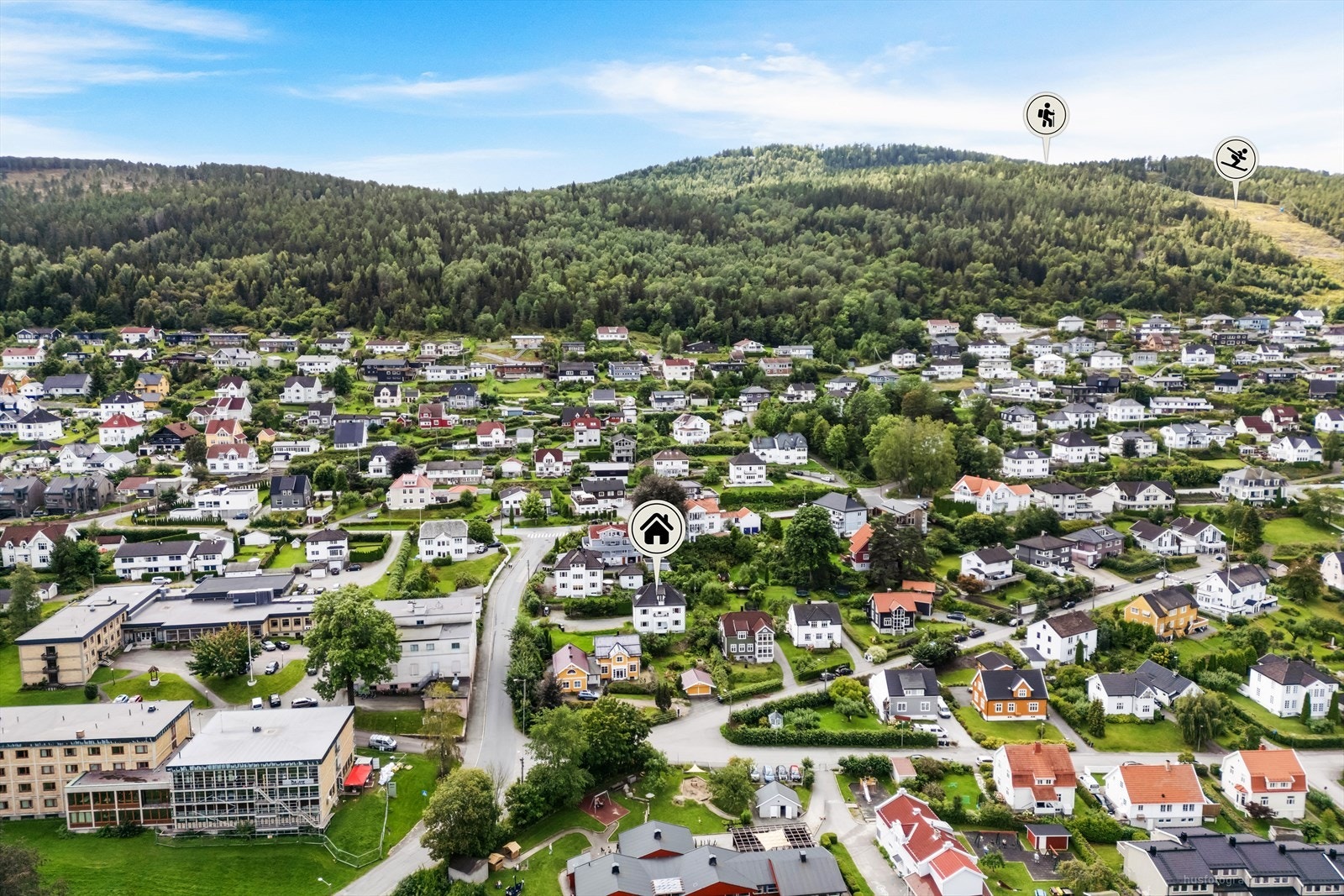 Kort vei til slalombakke og turløypenett i marka. Galleribilde