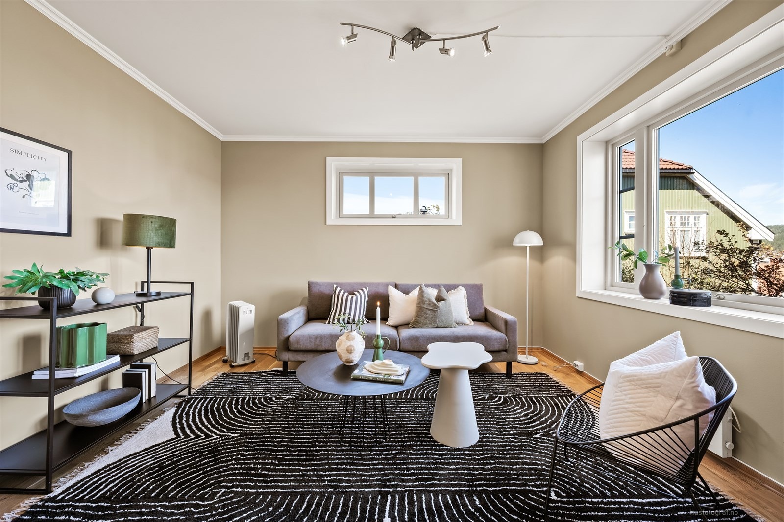 Gode vindusflater slipper inn rikelig med naturlig lys. Galleribilde