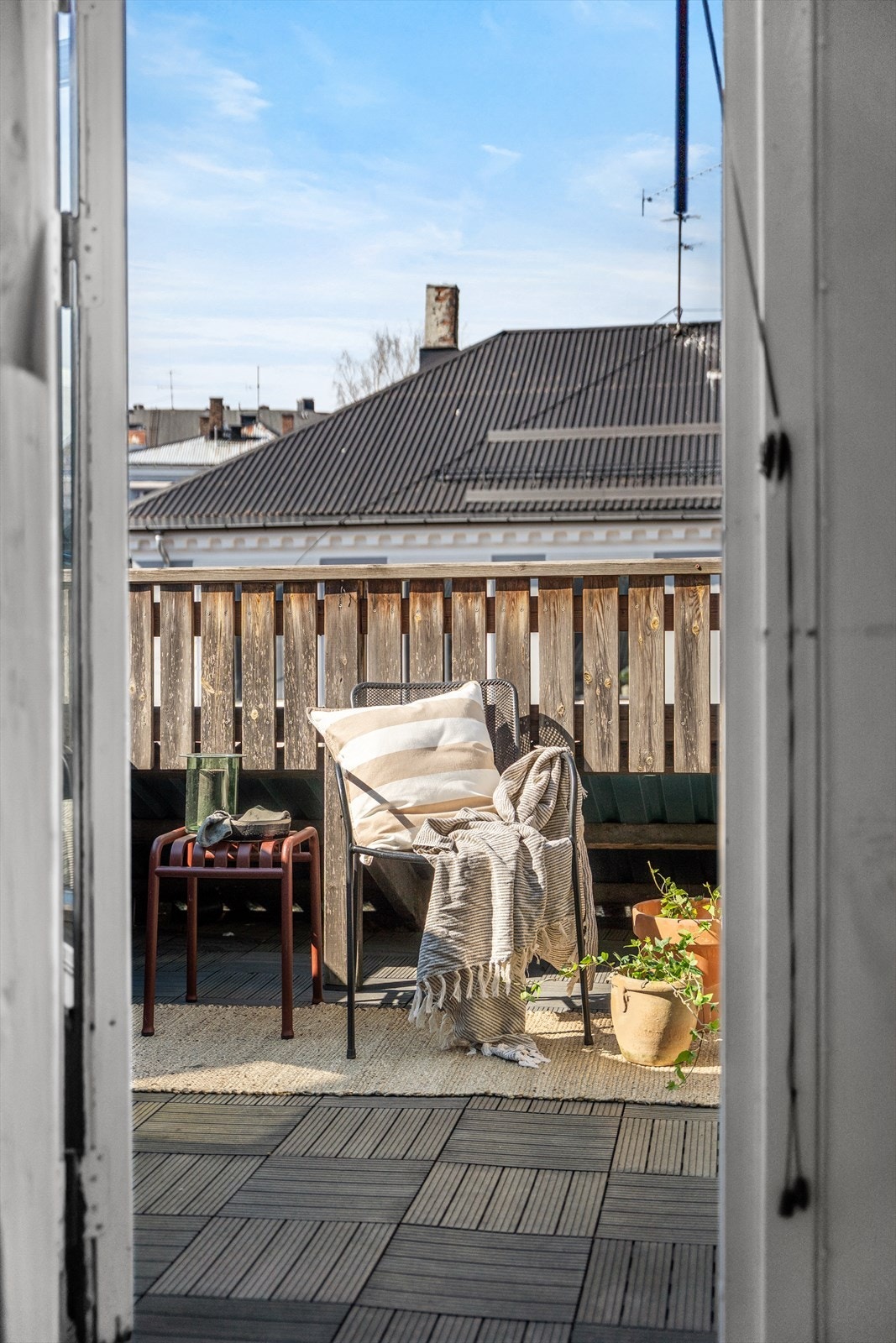 Fra soverom og stue er det adkomst til herlig takterrasse. Galleribilde