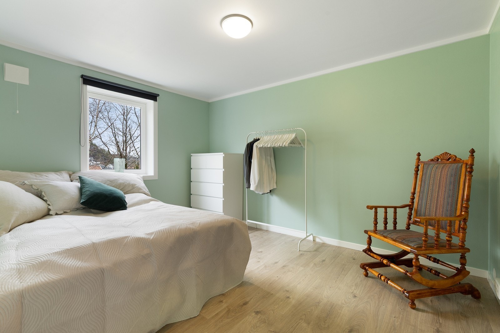 Soverom med god plass til tilleggsmøblement. Galleribilde