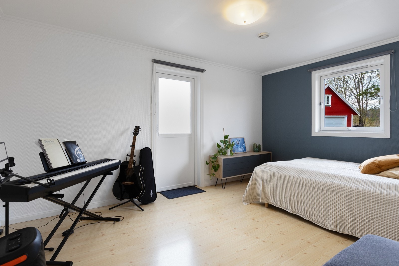 Soverommet har utgang til veranda. Galleribilde