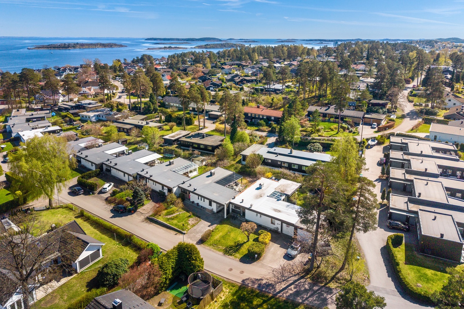 Bo med kort vei til sjø og strand Galleribilde