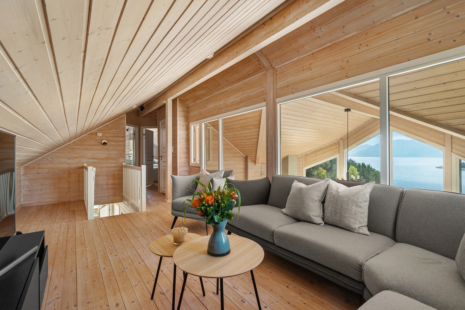 Loftstue. Galleribilde