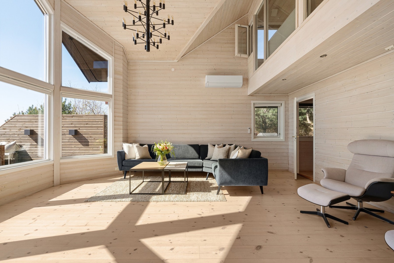 Varmepumpe i stue er fra 2024. Galleribilde