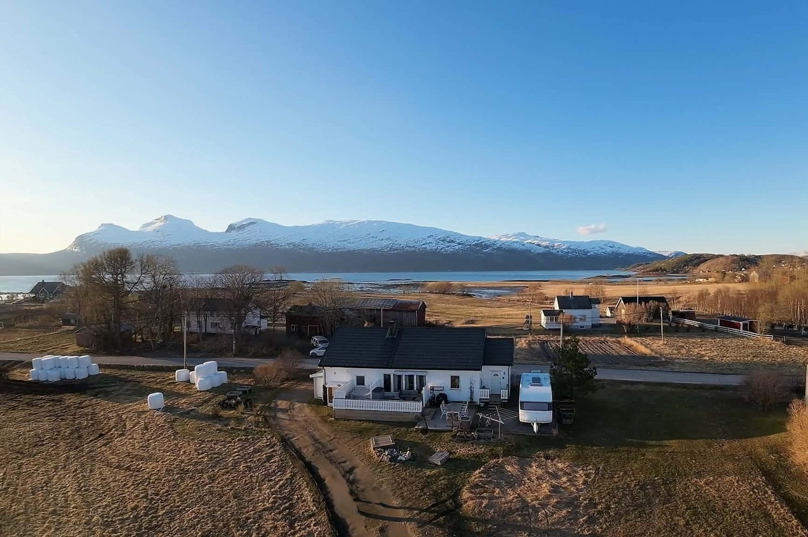 Drone av boligen - privat Galleribilde