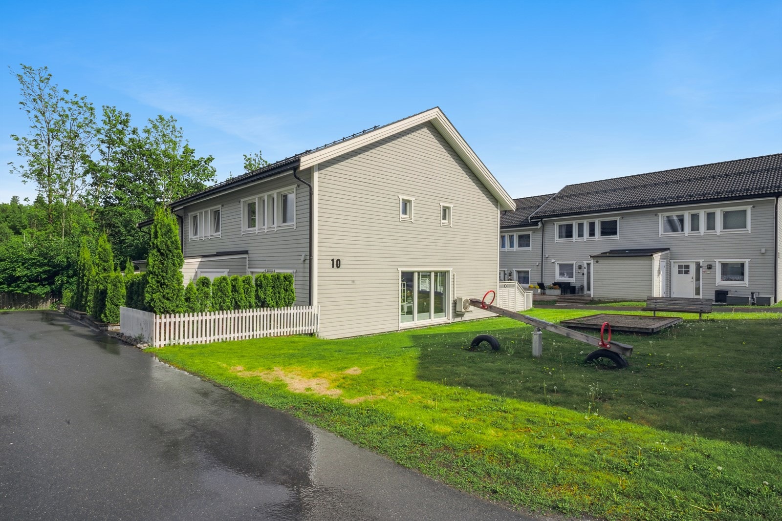 Innholdsrikt enderekkehus med 4 sov og 2 bad! Galleribilde