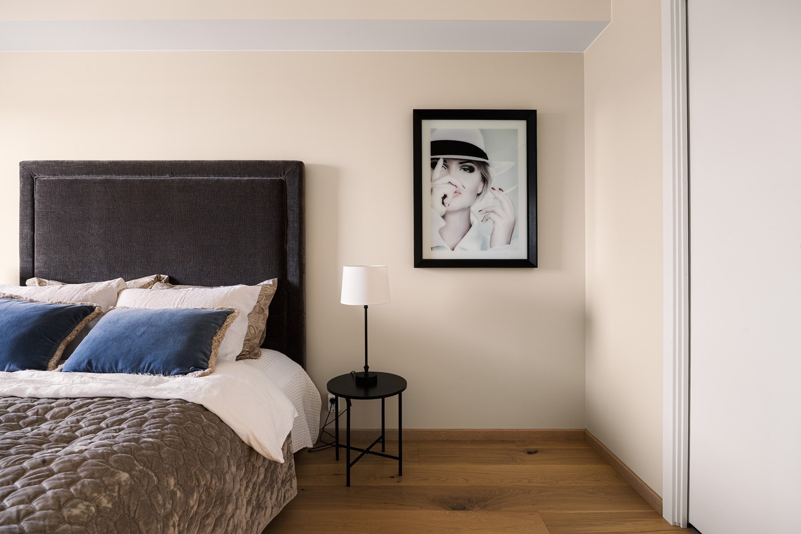 Her er det plass til Garderobeskap, eventuelt annet soveromsmøblement. Galleribilde
