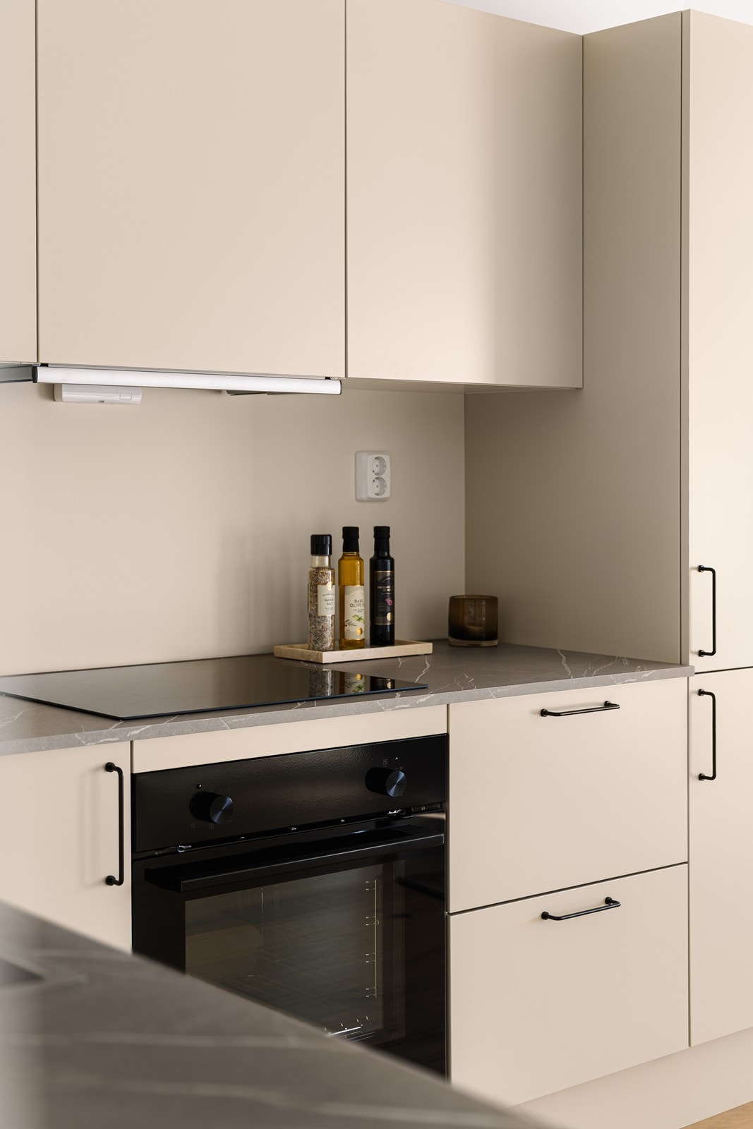 Leiligheten leveres med integrerte hvitevarer fra Electrolux Galleribilde