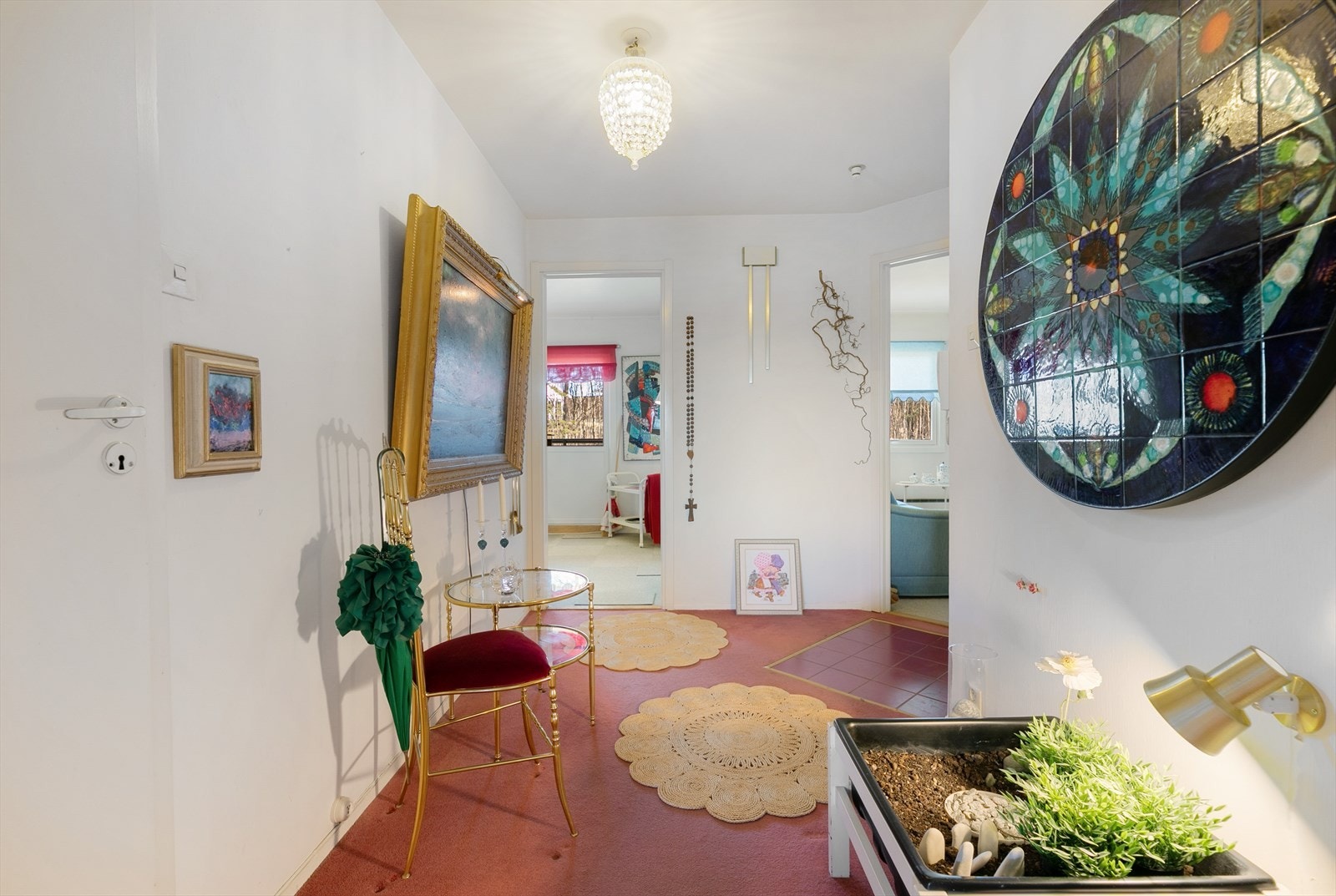Gangen er det naturlige bindeleddet mellom alle rom i boligen. Galleribilde