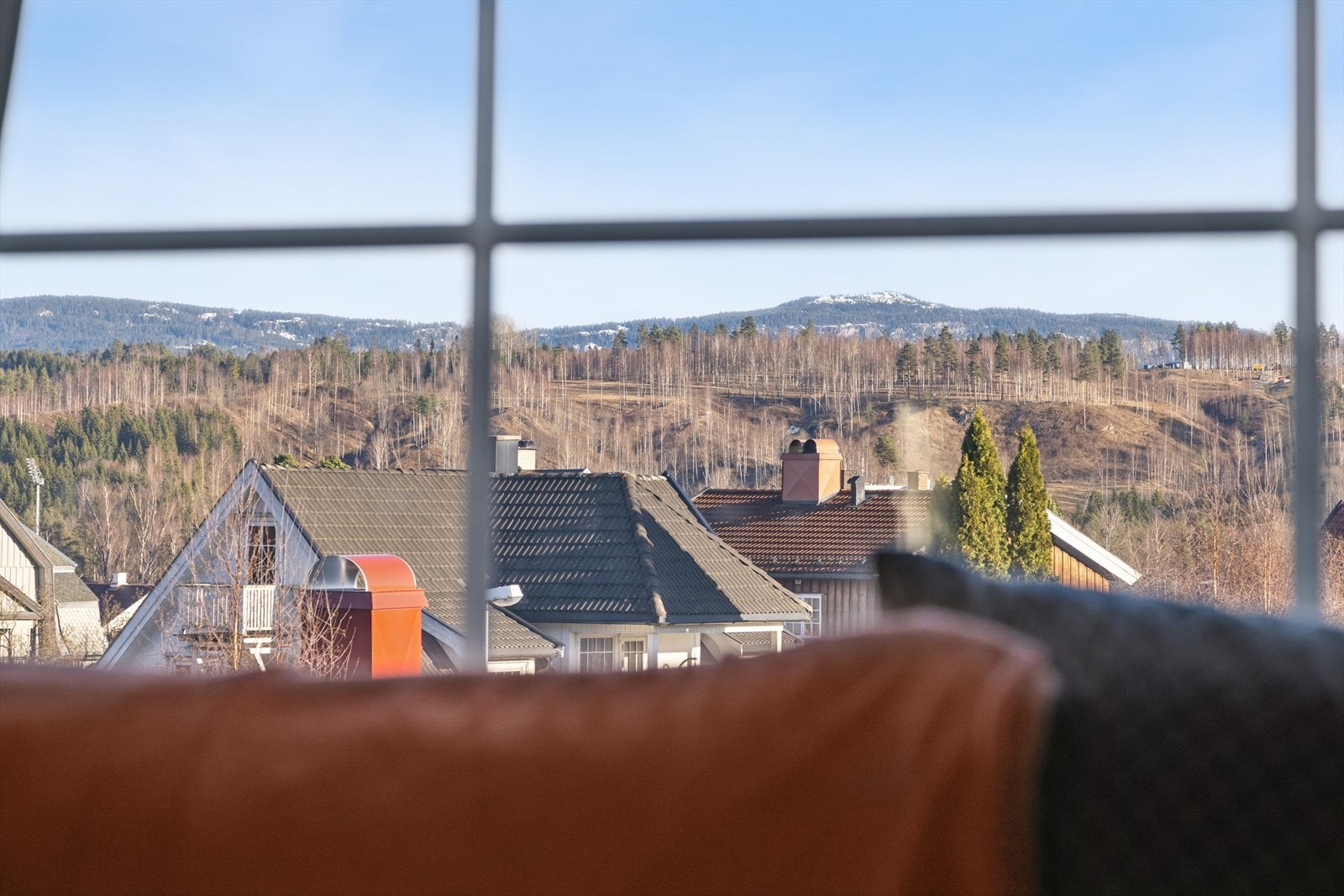 Luftig utsikt fra stuevinduet. Galleribilde
