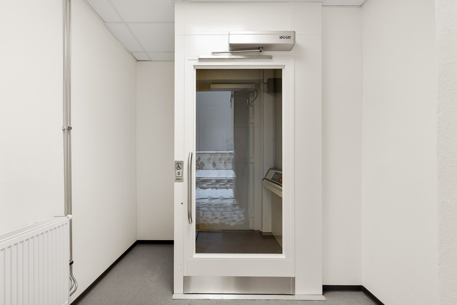 Løfteplatform/heis Galleribilde