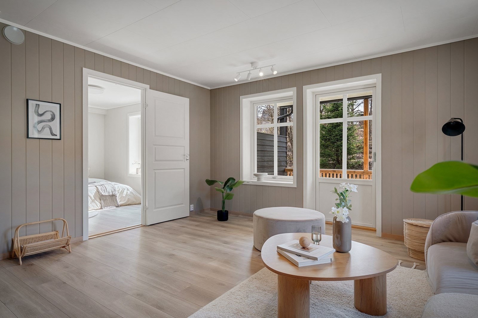 Stor og romslig stue. Galleribilde