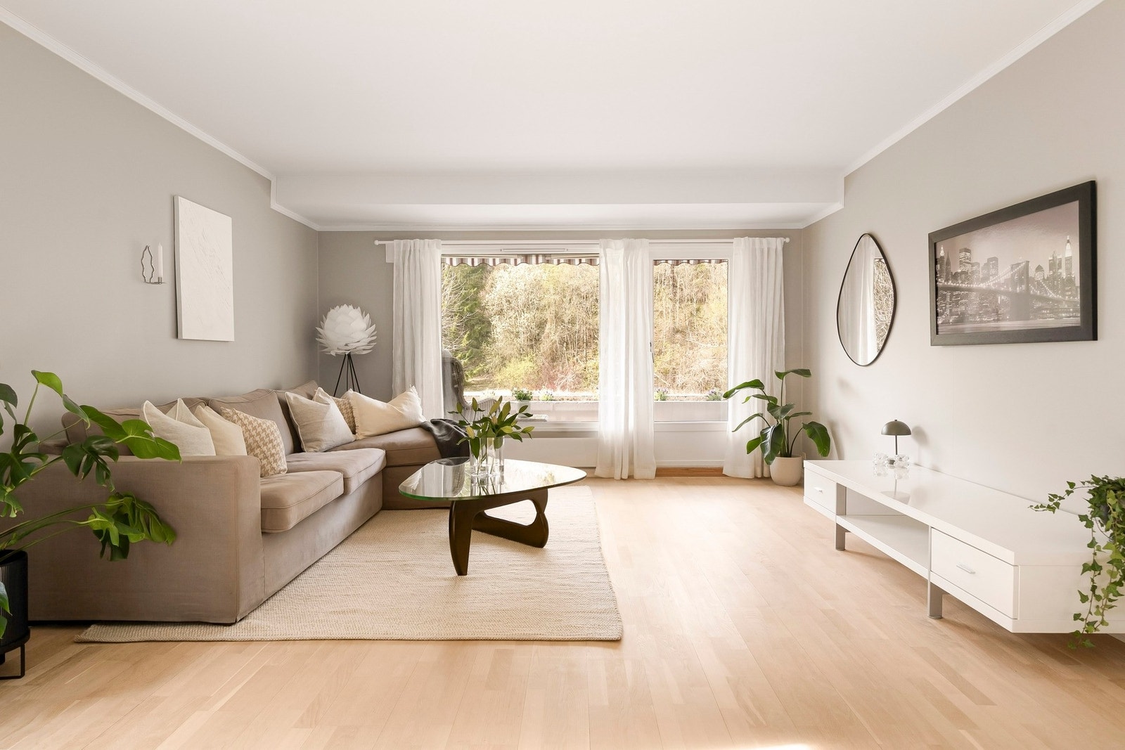 Velkommen til Sleiverudåsen 38 - Presentert av Kenneth Eckmann v/EIE Sandvika.
Foto: Juliane Jensen v/Studio Juliane Galleribilde