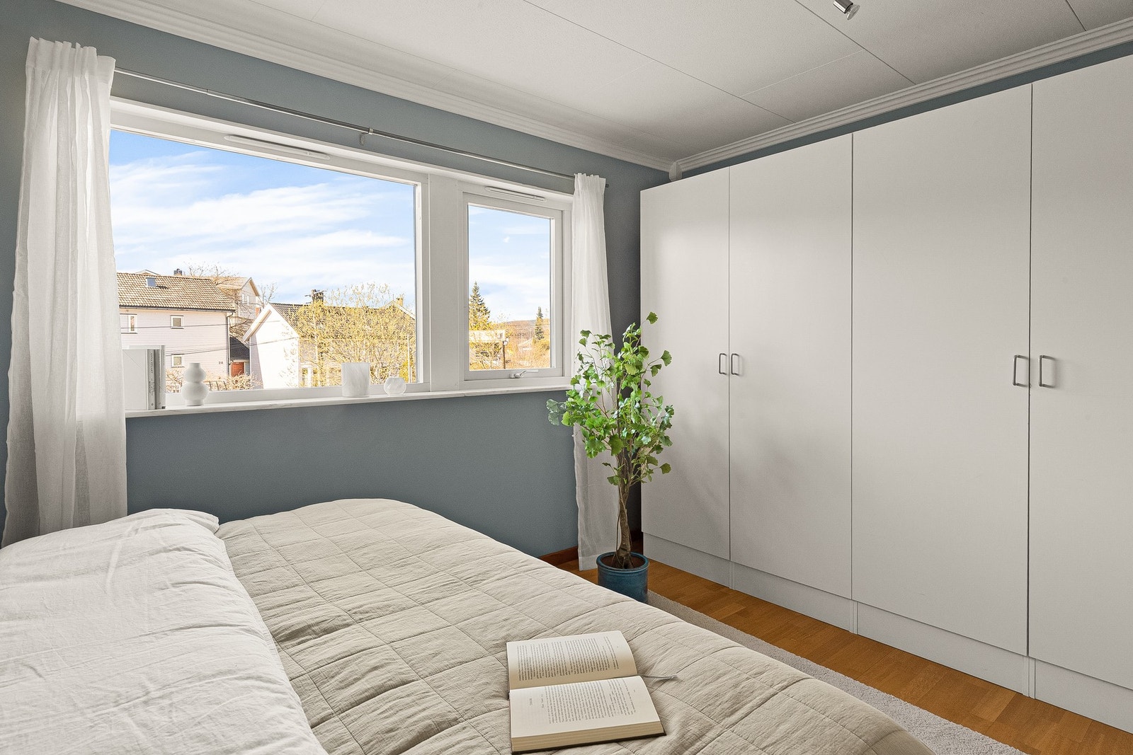 Alle rommene fremstår som lyse og romslige. Galleribilde