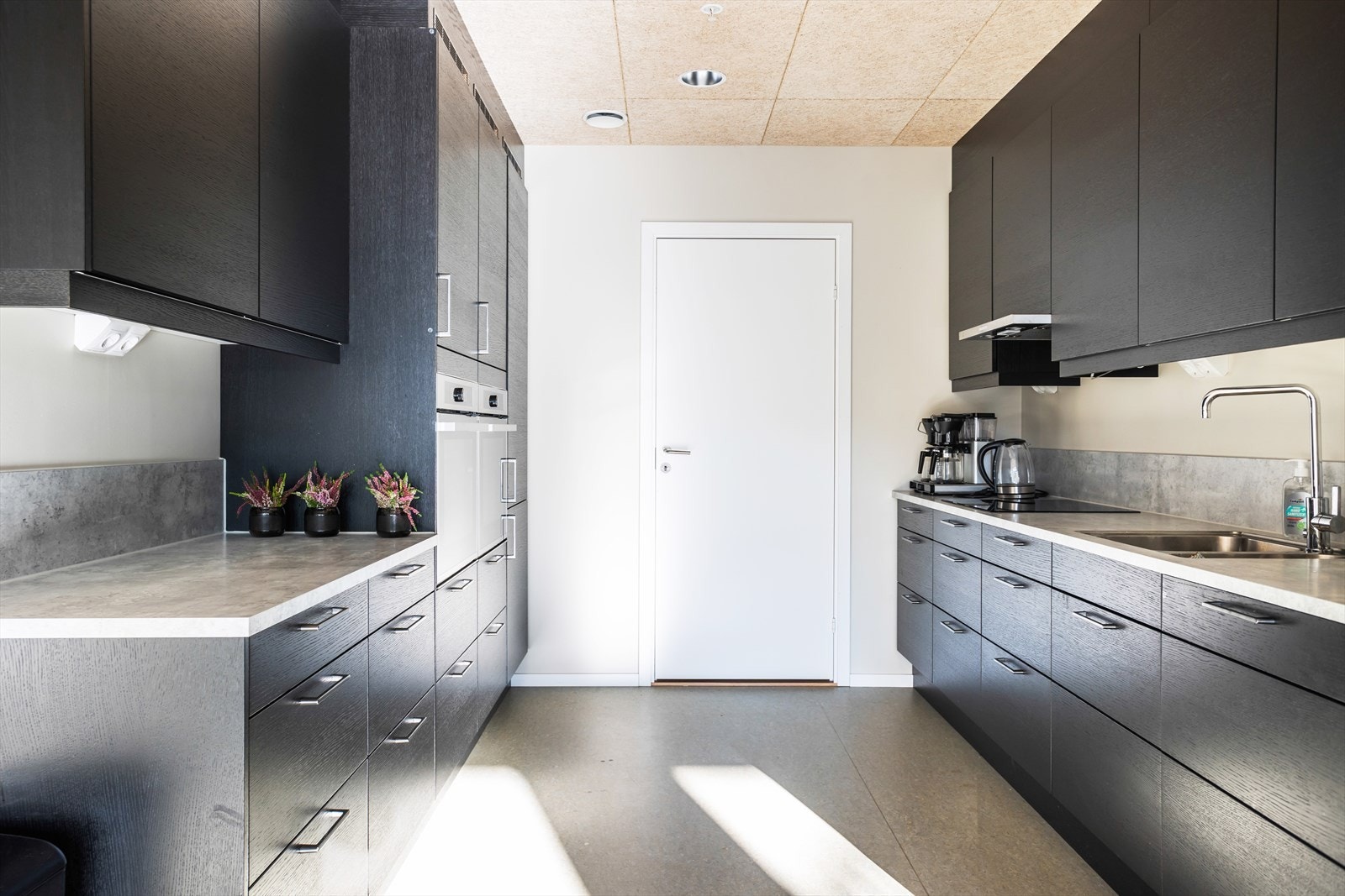 Lokalet er fleksibelt slik at det kan benyttes til mange ulike aktiviteter. Her kan man invitere til små og store selskap - mulighetene er mange. Galleribilde