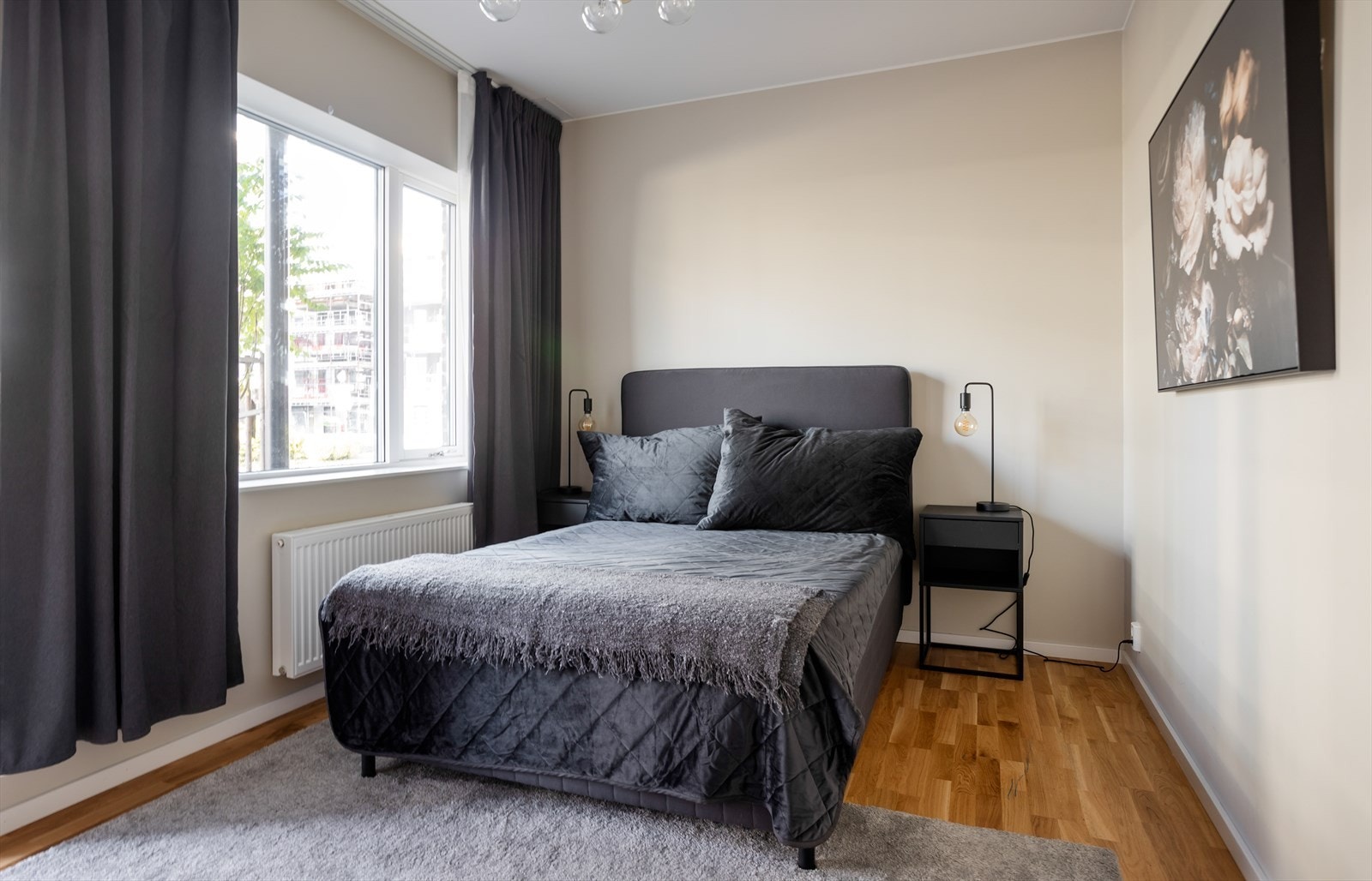I tillegg vil du kunne låne gjesterom med bad som er praktisk når du trenger ekstra plass til dine gjester. Galleribilde