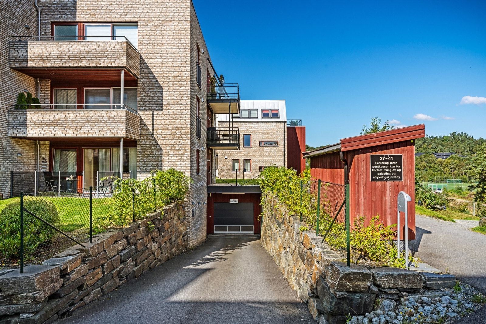 -Det medfølger en garasjeplass - Galleribilde