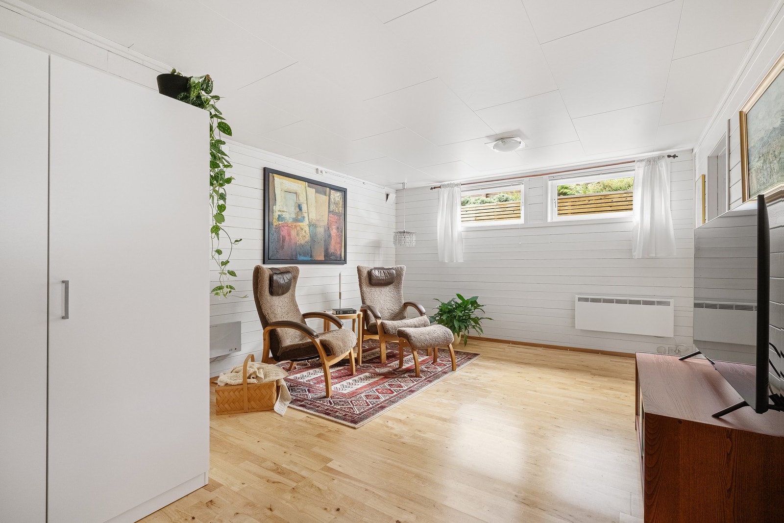 Hybelen har en romslig stue med gode møbleringsmuligheter. Galleribilde