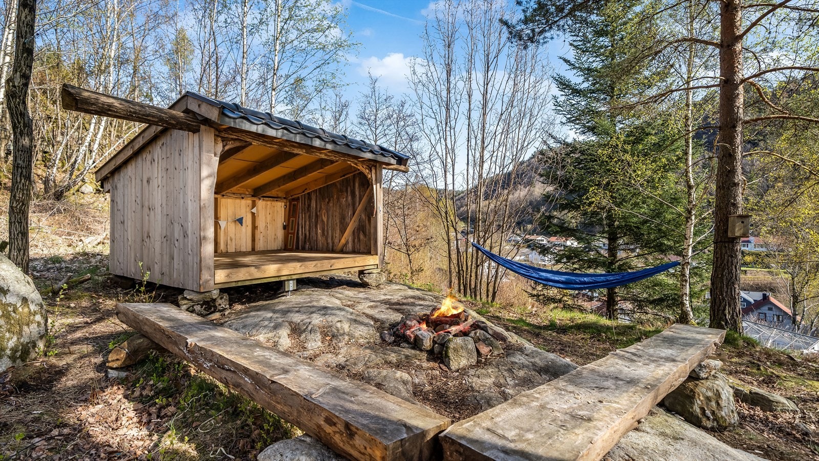 Koselig gapahuk. Galleribilde