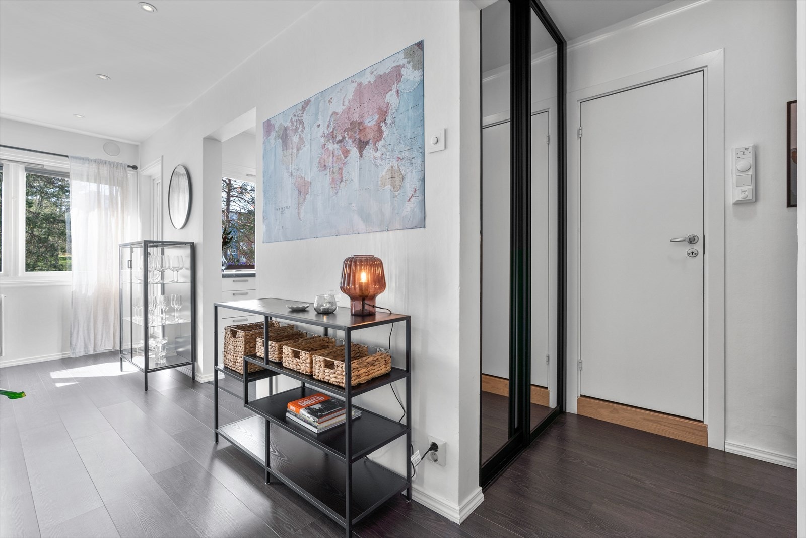 I tillegg disponerer boligen 2 boder i kjeller på totalt ca. 7m². Galleribilde